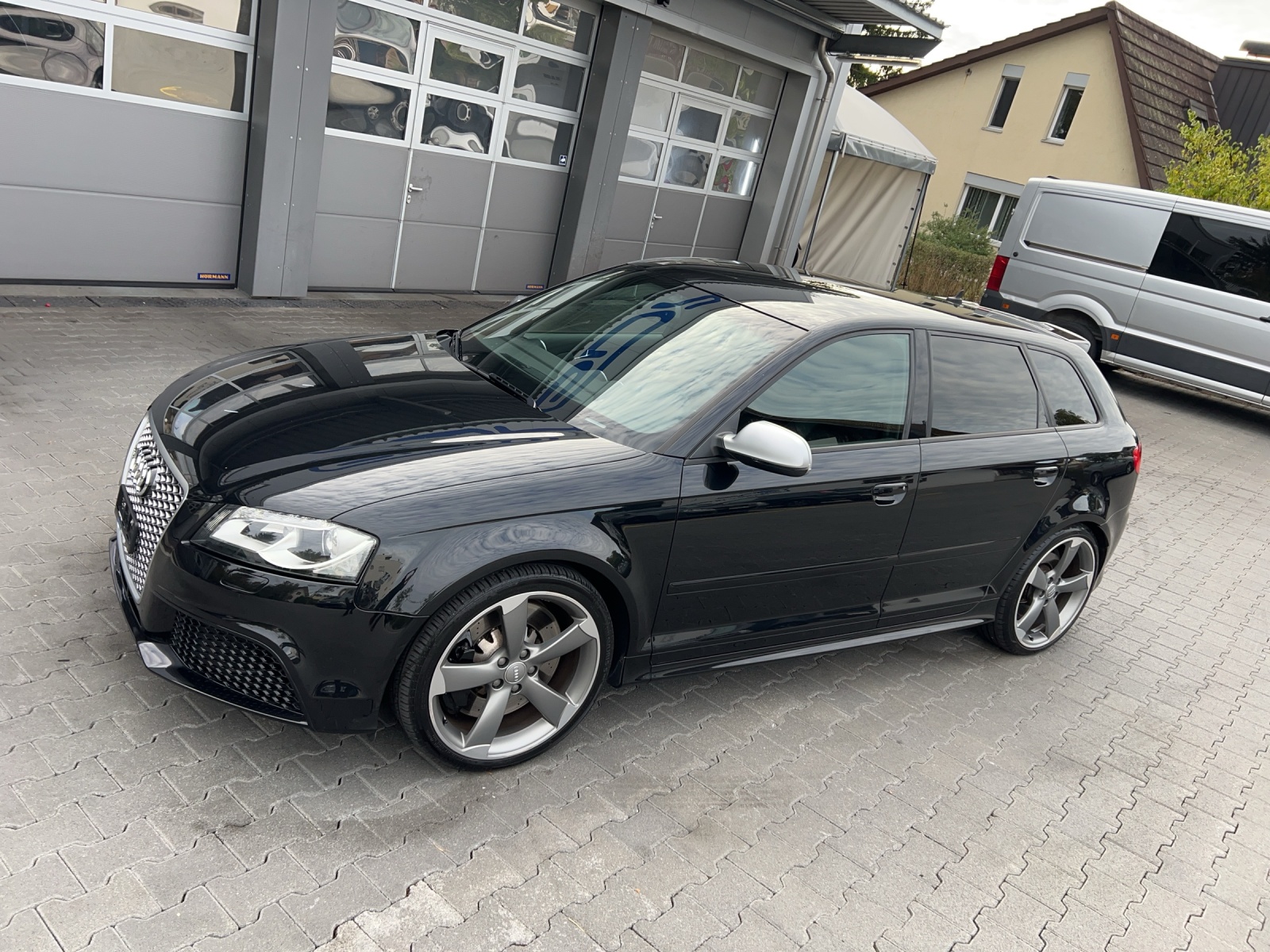AUDI RS3 Sportback 2.5 TFSI quattro S-tronic-image-12