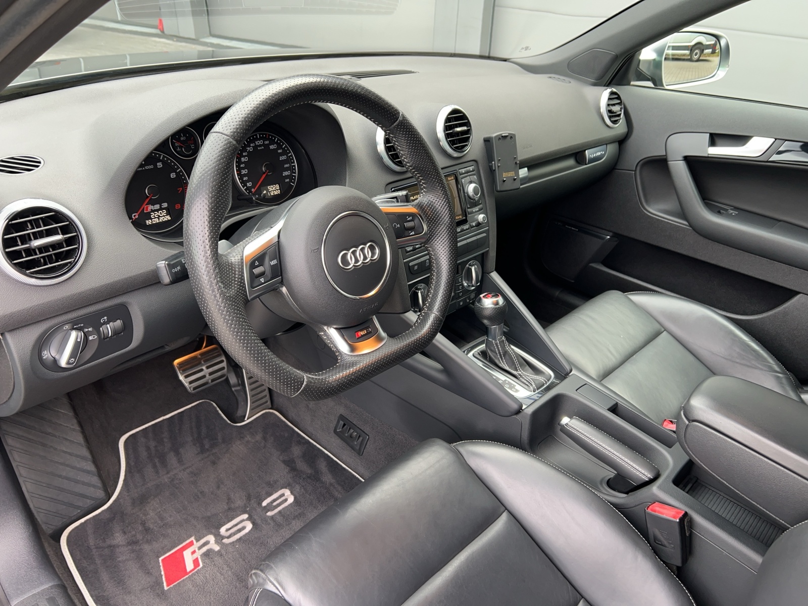AUDI RS3 Sportback 2.5 TFSI quattro S-tronic-image-10
