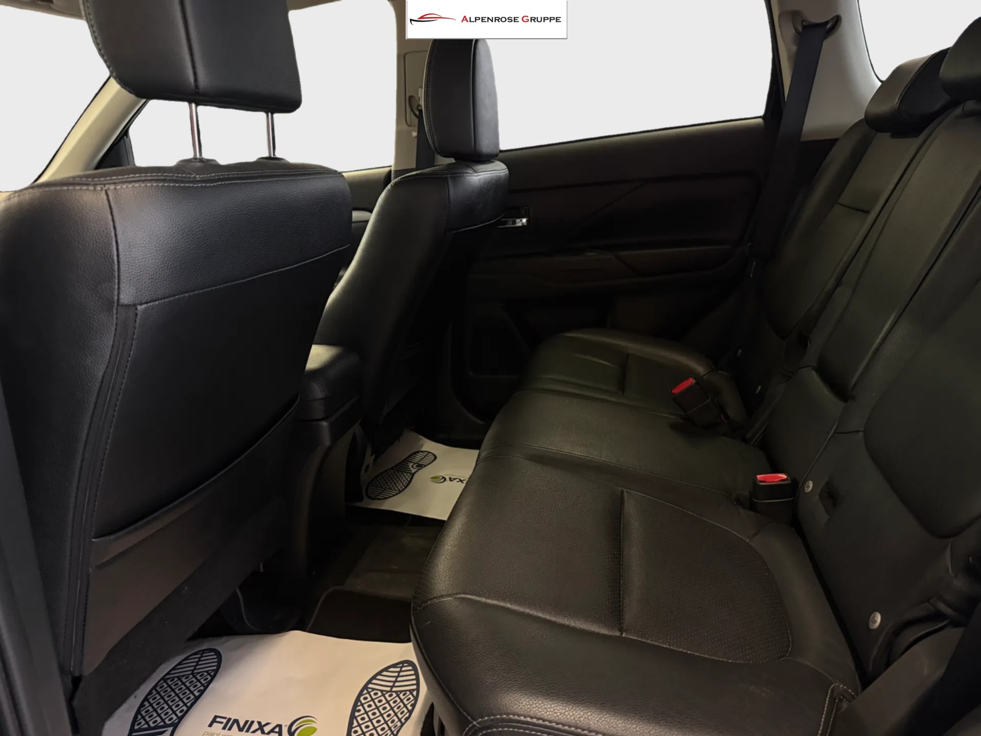 MITSUBISHI Outlander 2.0 PHEV Intense-image-8