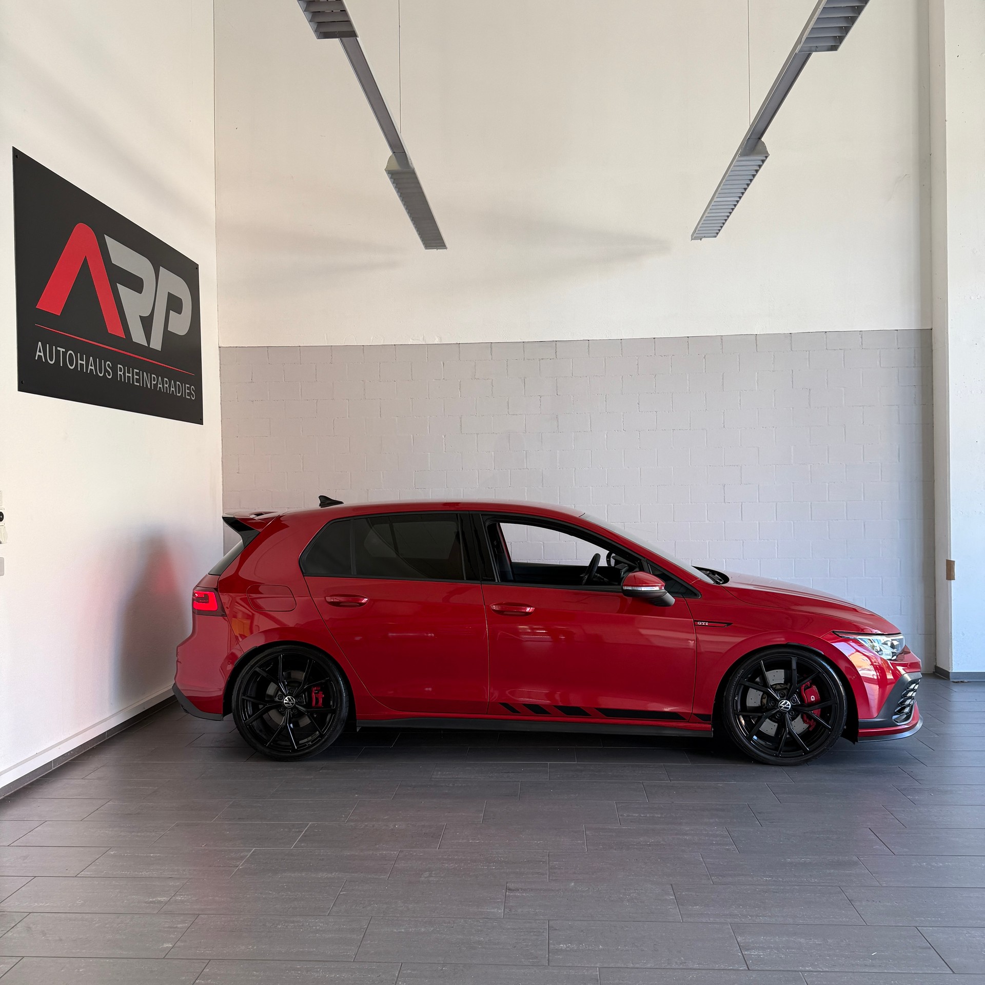 VW Golf 2.0 TSI GTI Clubsport DSG-image-2