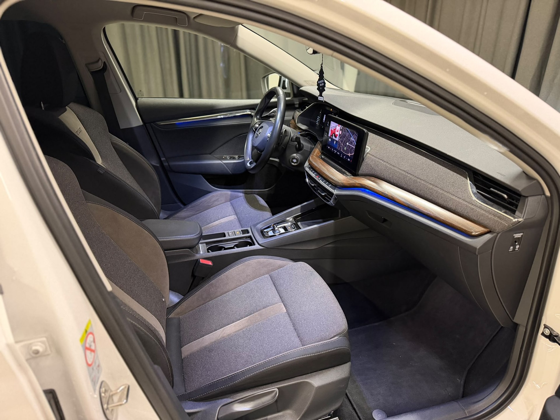 SKODA Octavia Combi 2.0 TDI DSG Scout 4x4-image-11