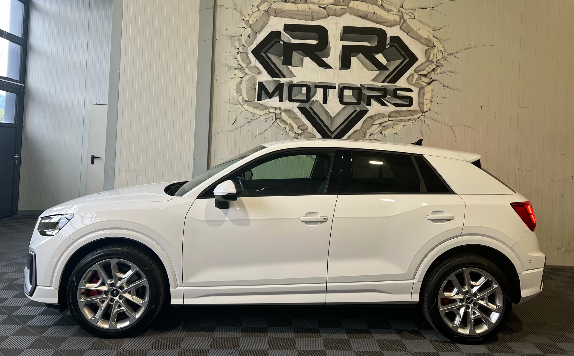 AUDI SQ2 TFSI quattro S-tronic-image-1