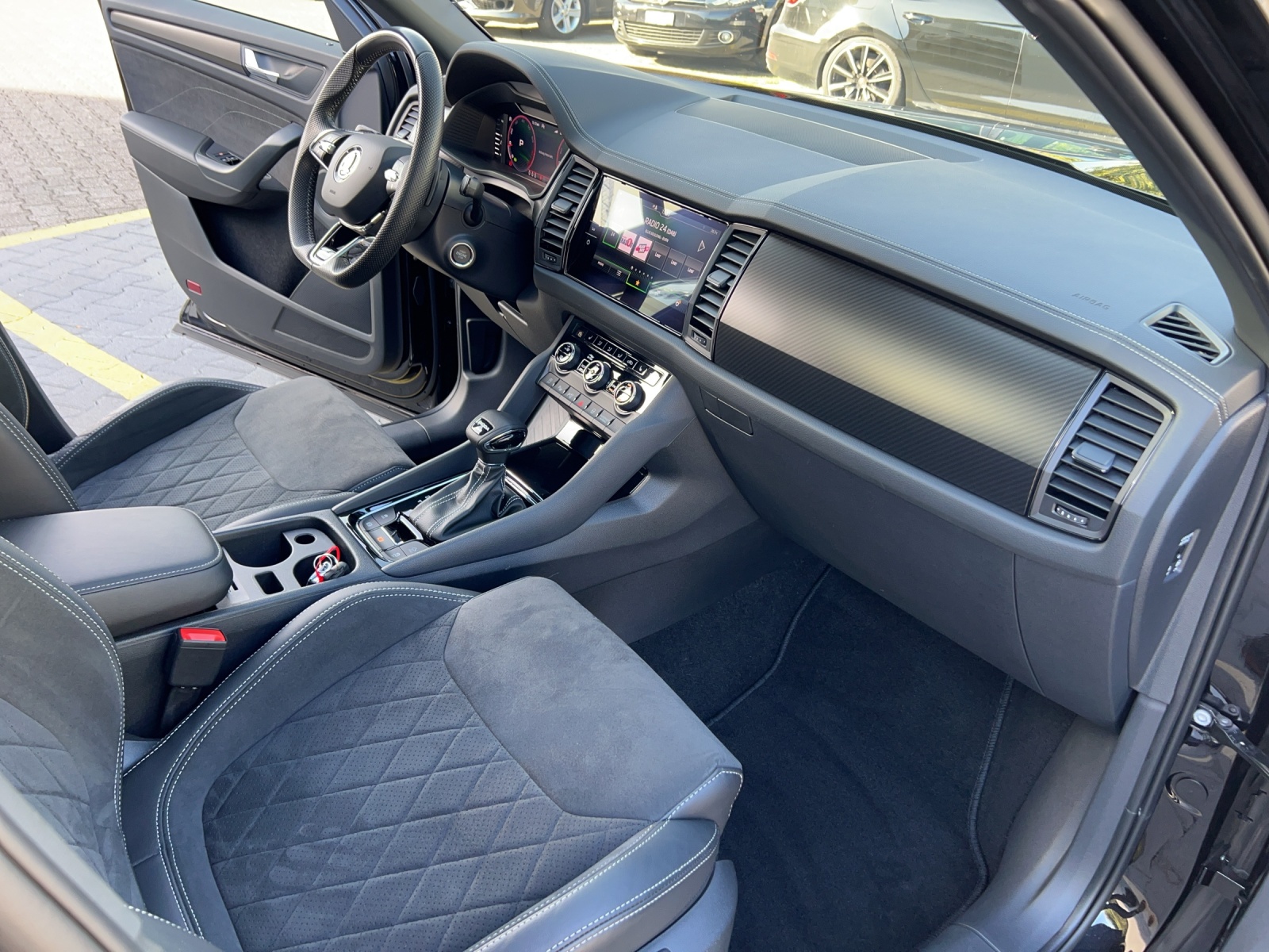SKODA Kodiaq 2.0 TSI 4x4 SportLine-image-6