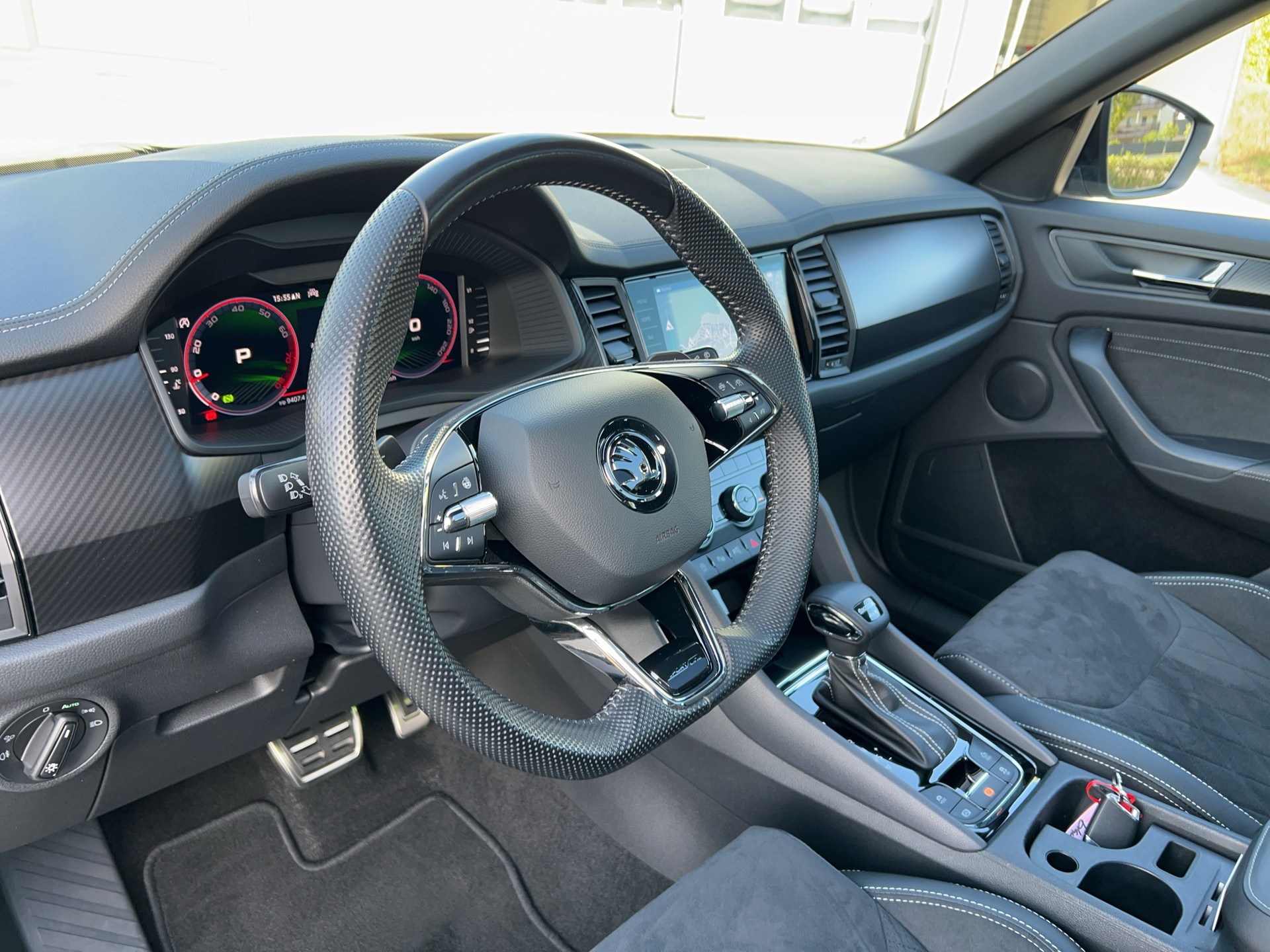 SKODA Kodiaq 2.0 TSI 4x4 SportLine-image-12