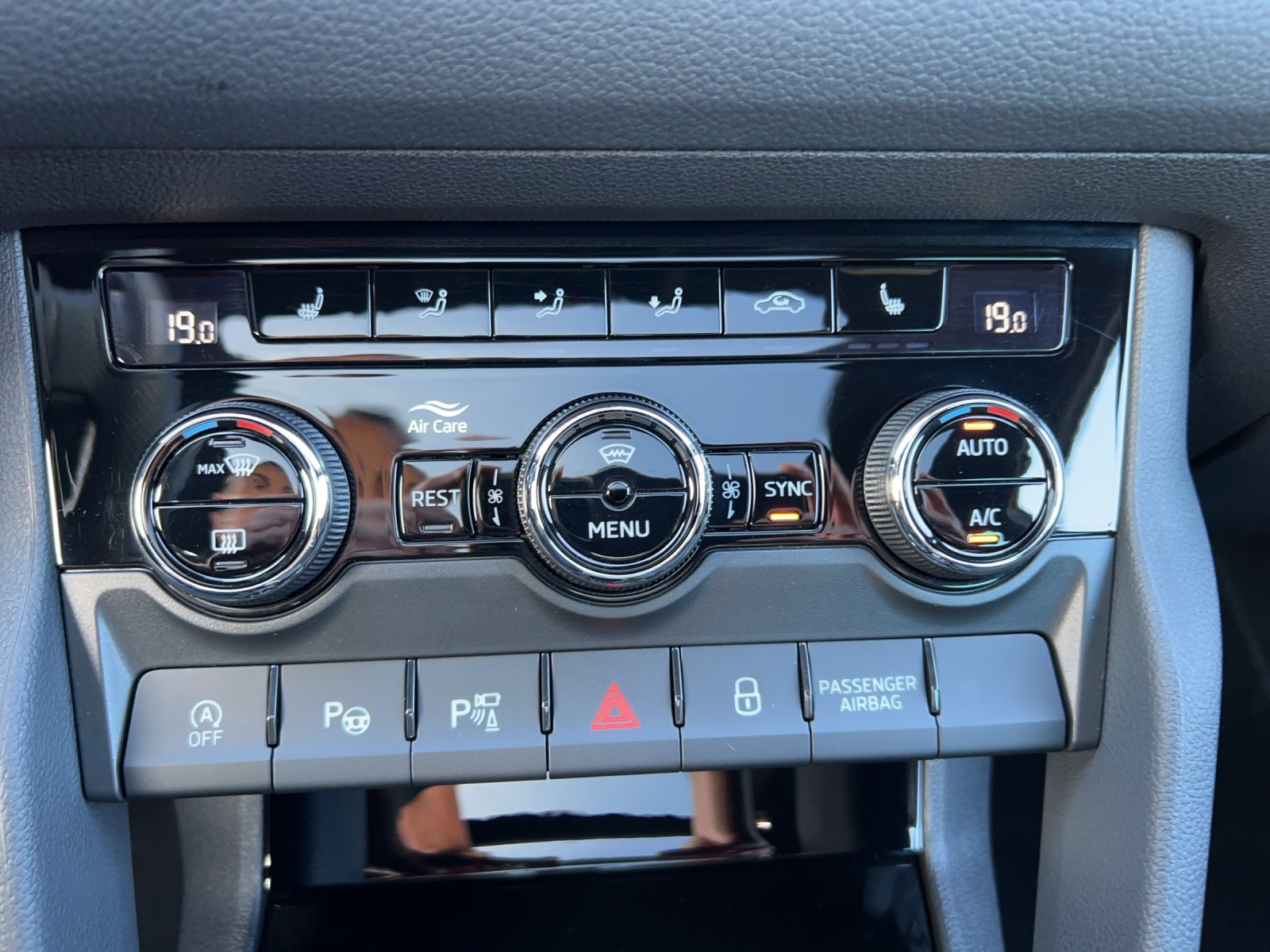 SKODA Kodiaq 2.0 TSI 4x4 SportLine-image-16