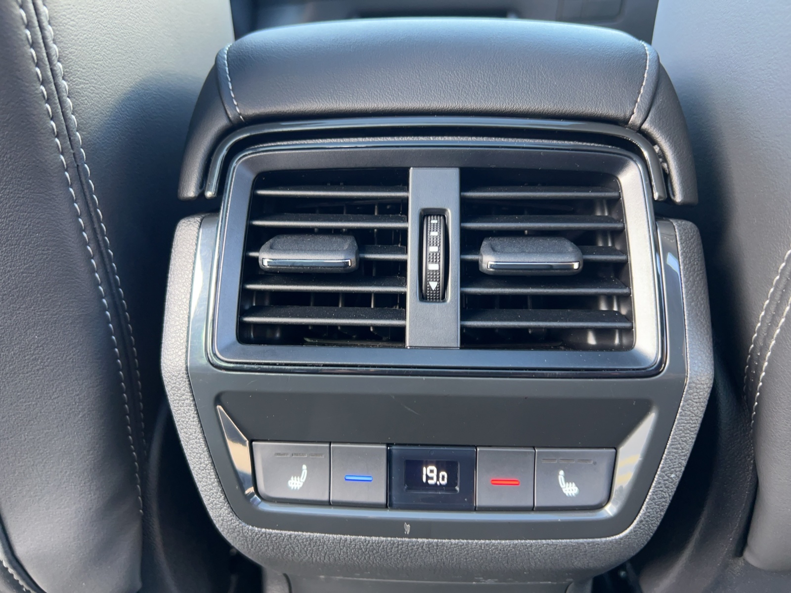 SKODA Kodiaq 2.0 TSI 4x4 SportLine-image-8