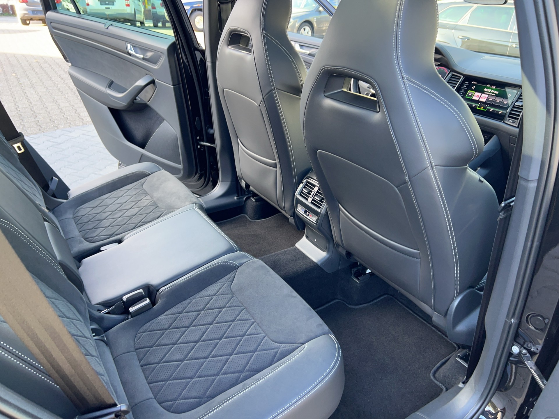 SKODA Kodiaq 2.0 TSI 4x4 SportLine-image-7