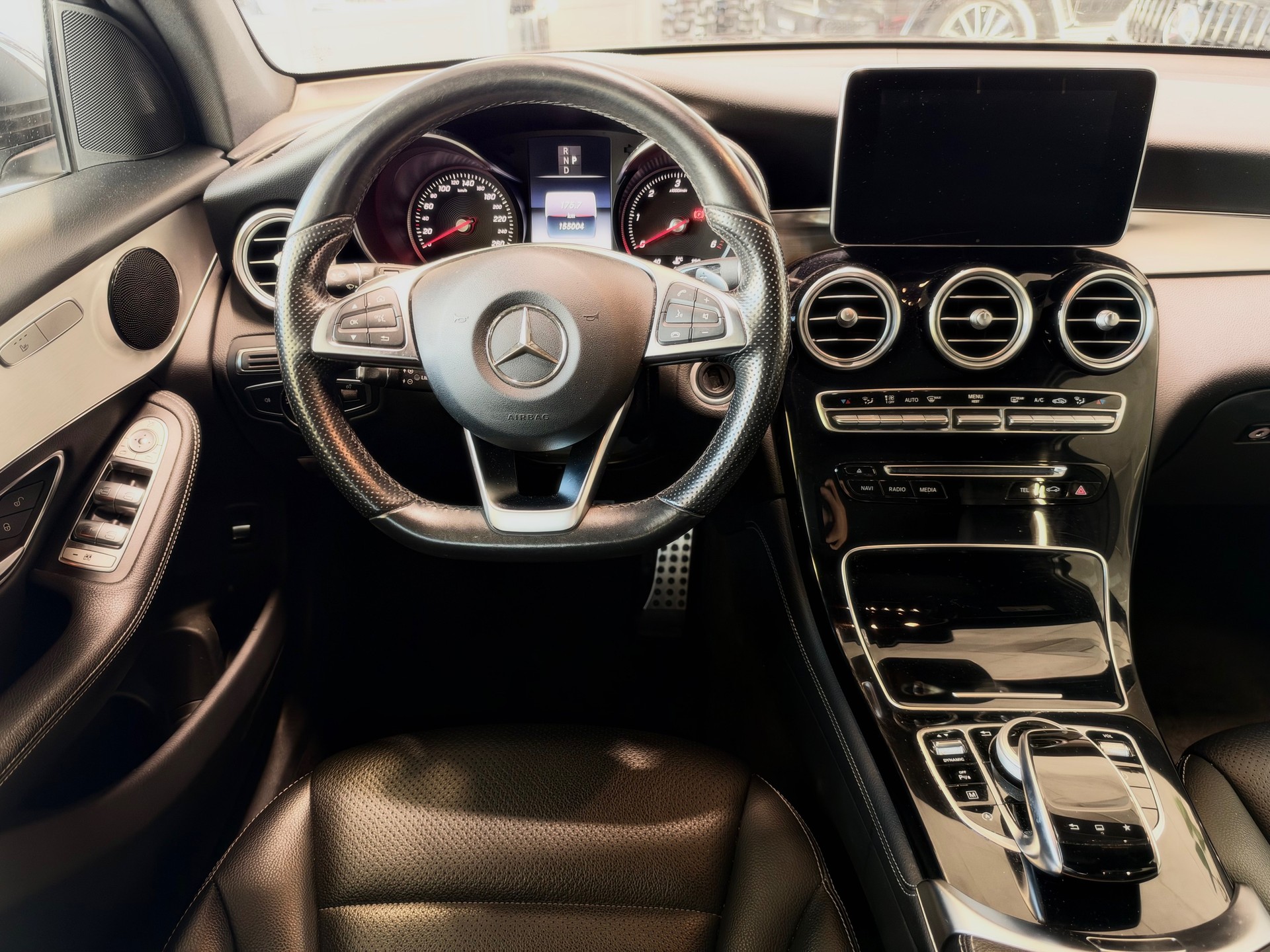 MERCEDES-BENZ GLC 220 d Exclusive 4Matic 9G-Tronic-image-10