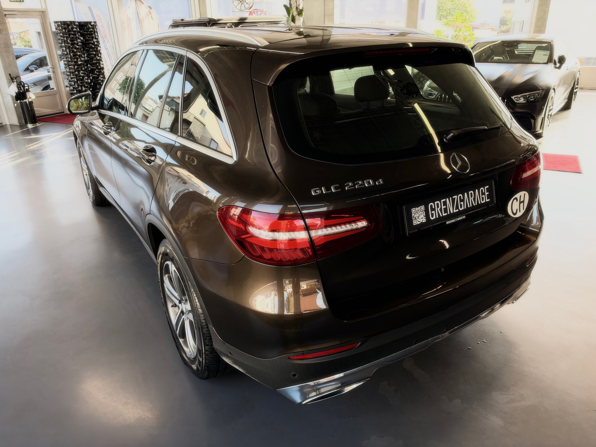 MERCEDES-BENZ GLC 220 d Exclusive 4Matic 9G-Tronic-image-4