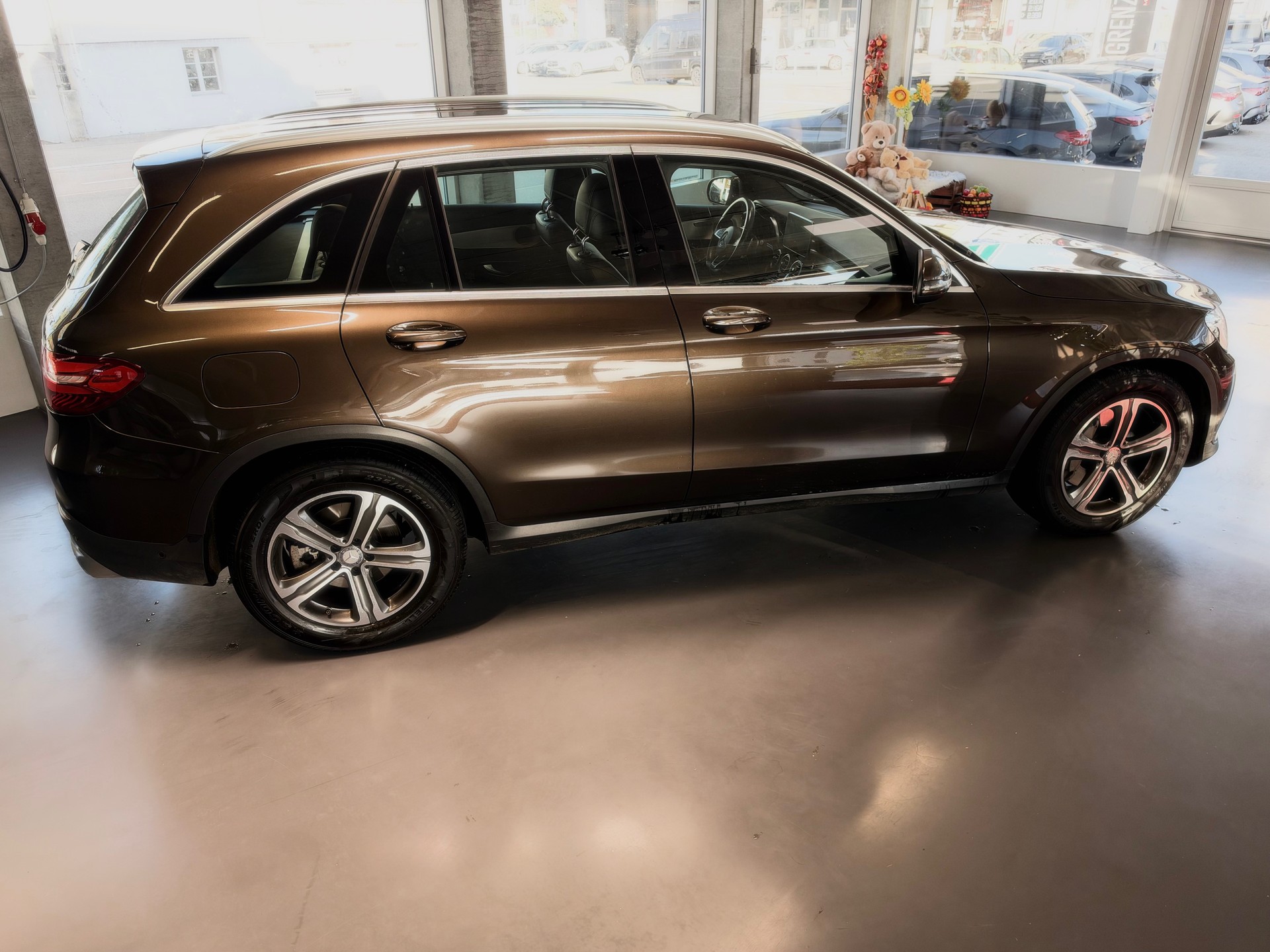 MERCEDES-BENZ GLC 220 d Exclusive 4Matic 9G-Tronic-showroom-element-3