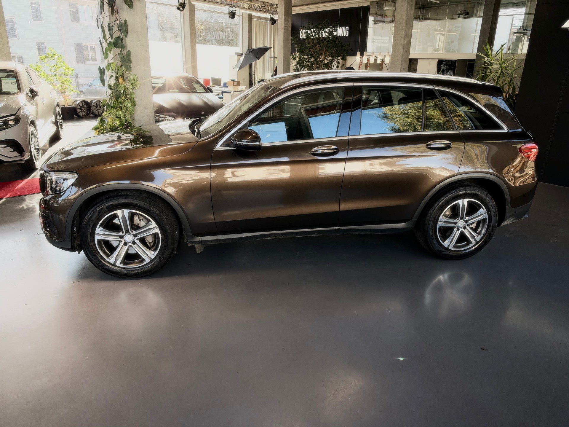 MERCEDES-BENZ GLC 220 d Exclusive 4Matic 9G-Tronic-showroom-element-2
