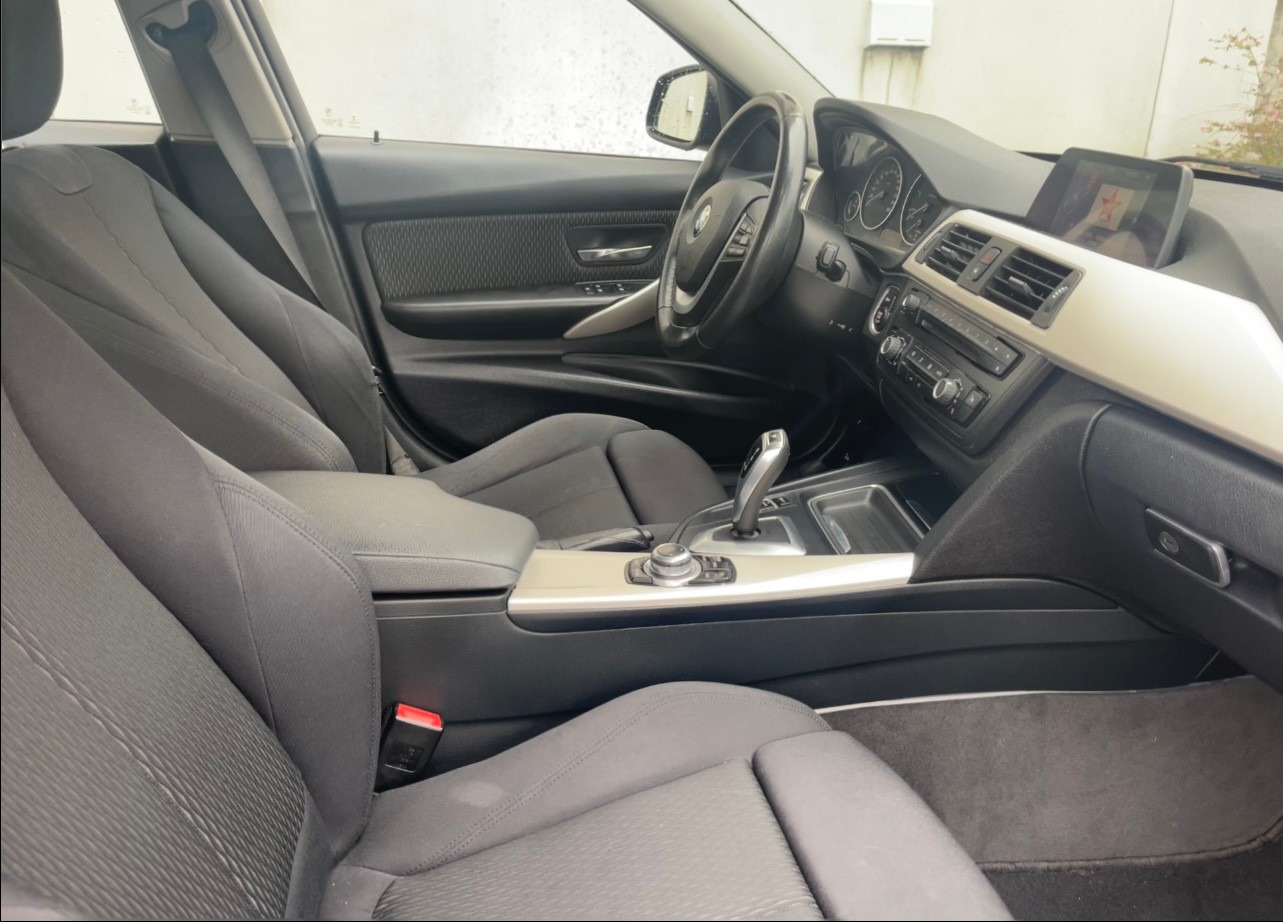 BMW 316d Touring Business Steptronic-image-7