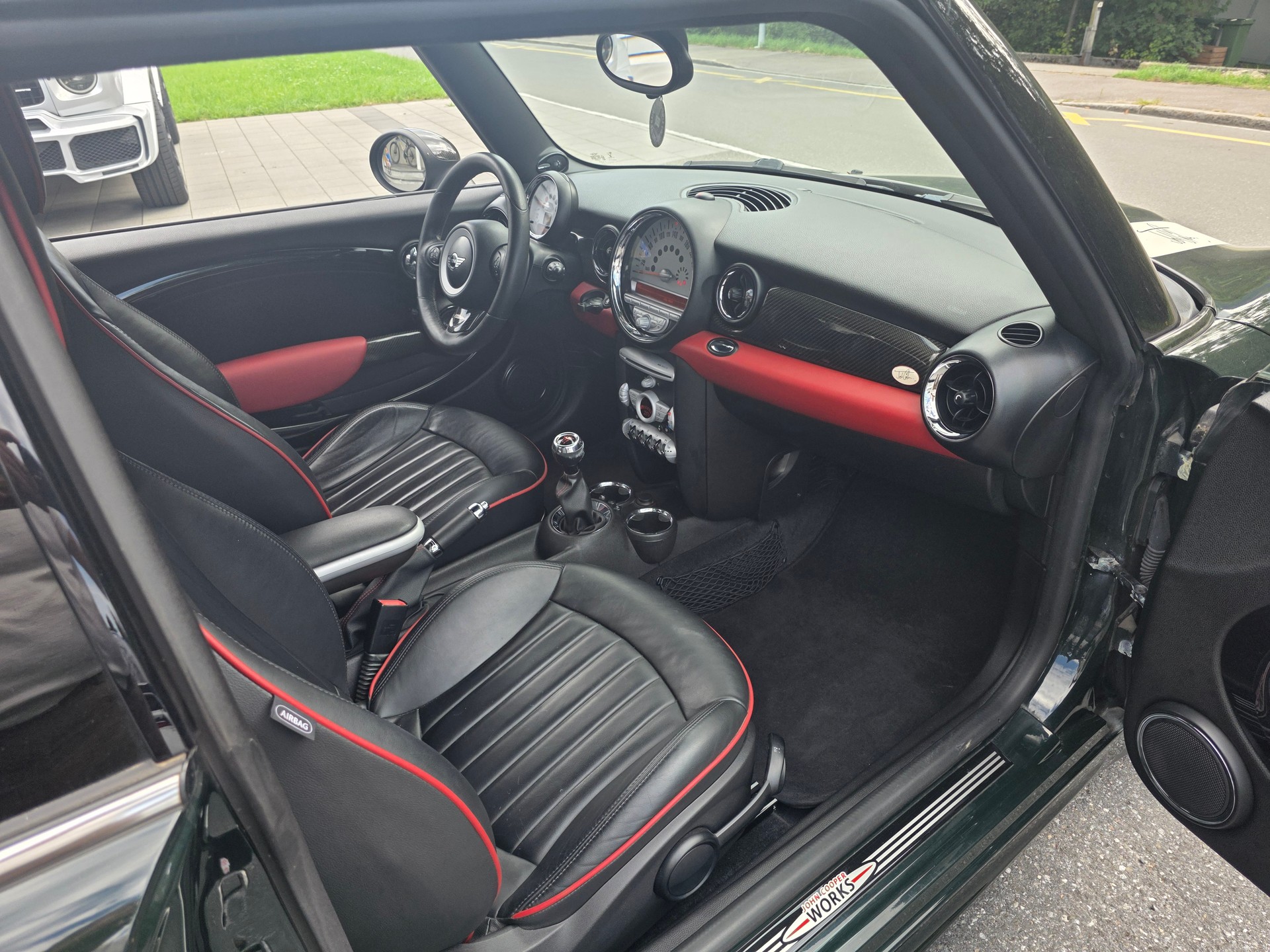 MINI Cooper John Cooper Works-image-9