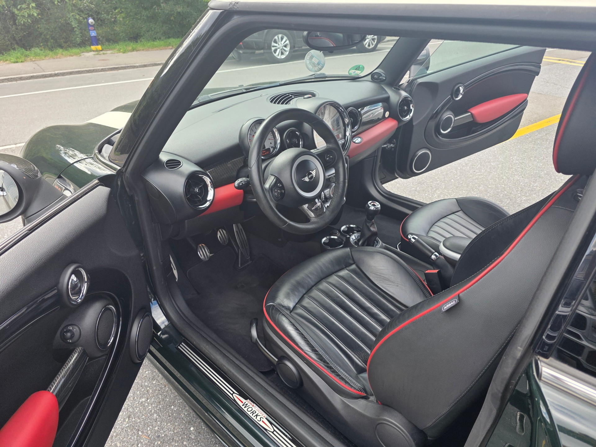 MINI Cooper John Cooper Works-image-7