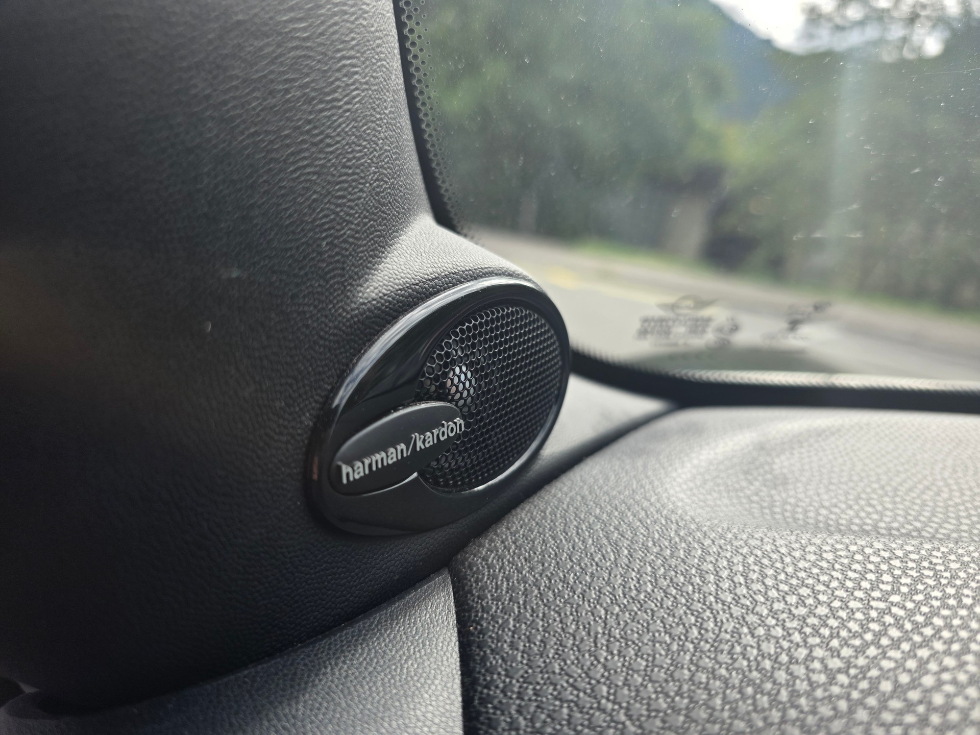 MINI Cooper John Cooper Works-image-10
