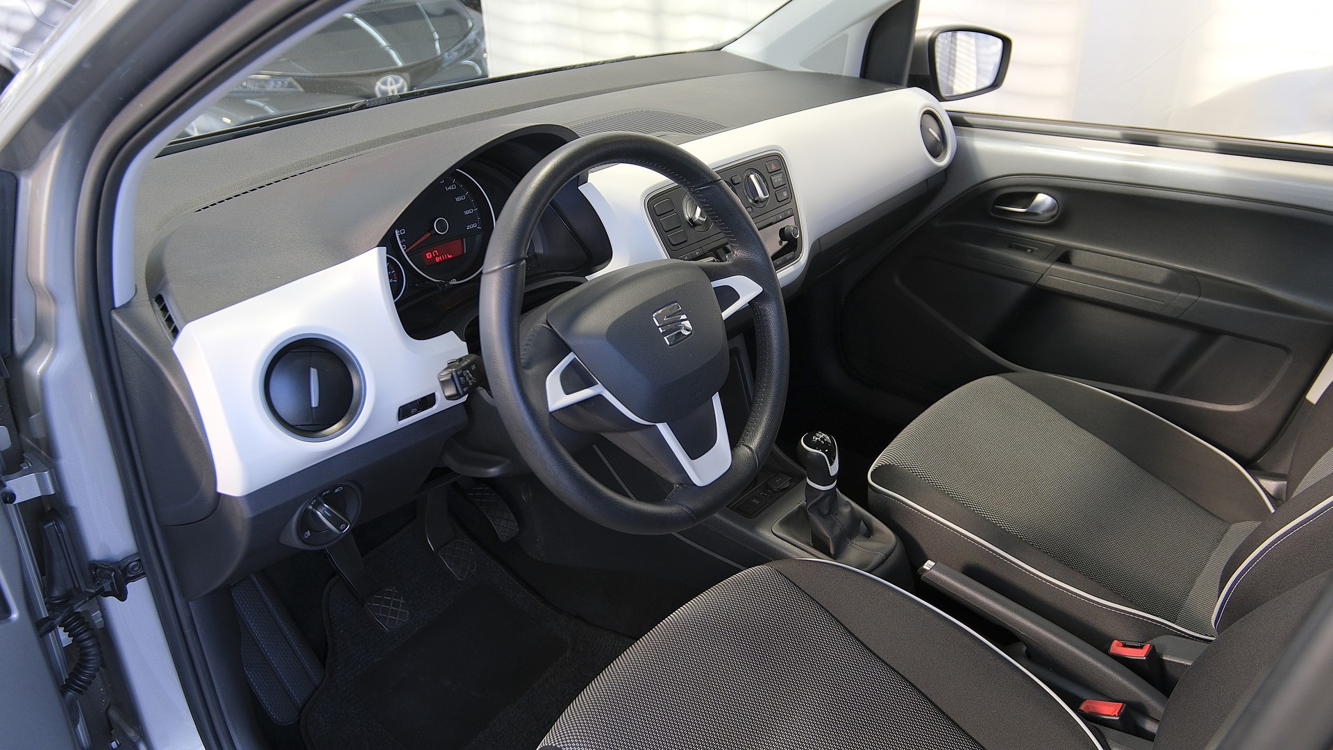 SEAT Mii 1.0 Chic E-Eco-image-2