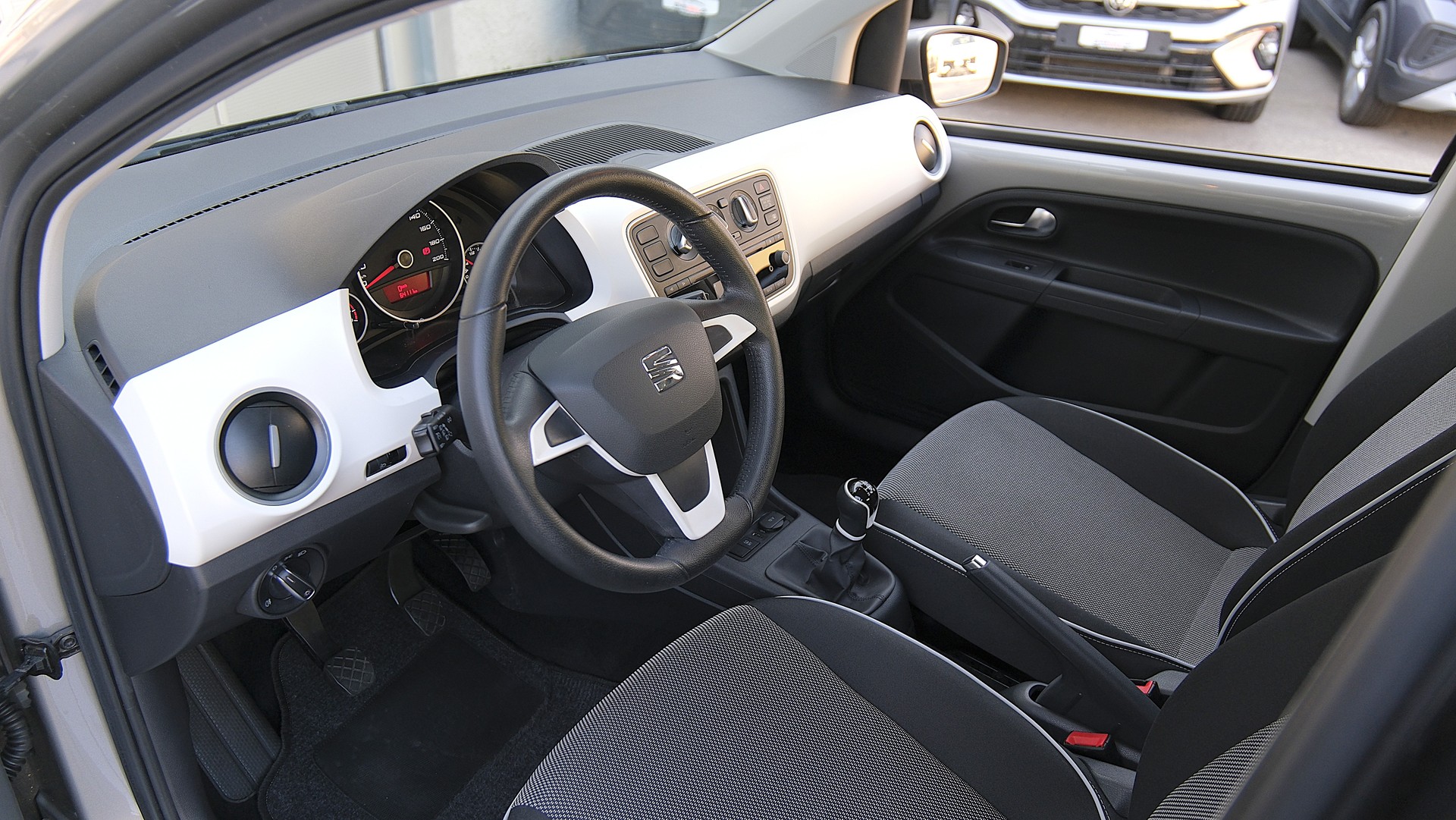 SEAT Mii 1.0 Chic E-Eco-image-17