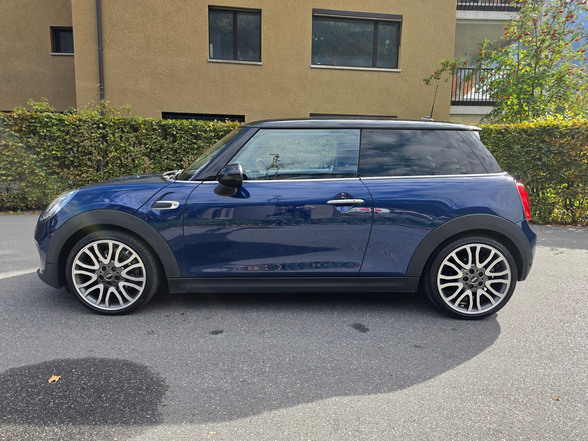 MINI Cooper-image-1