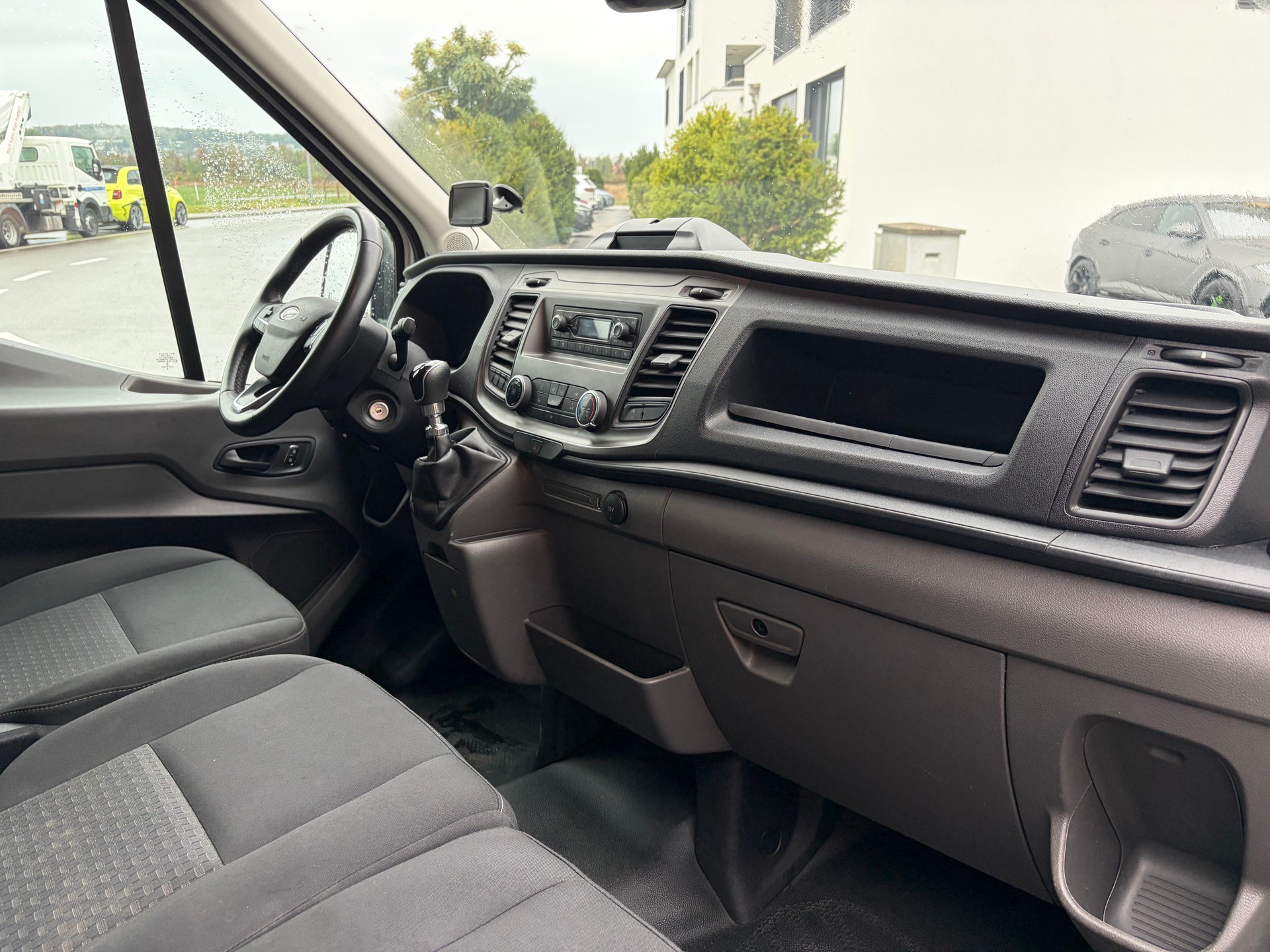 FORD Transit Van 330 L3 Trend 2.0 TDCi 130 FWD-image-24