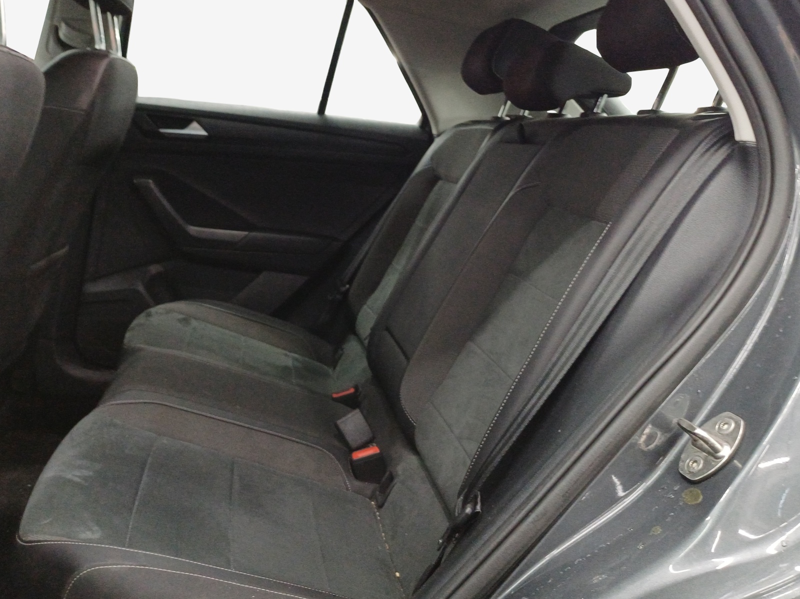VW T-Roc 2.0 TSI Style DSG 4Motion-image-4