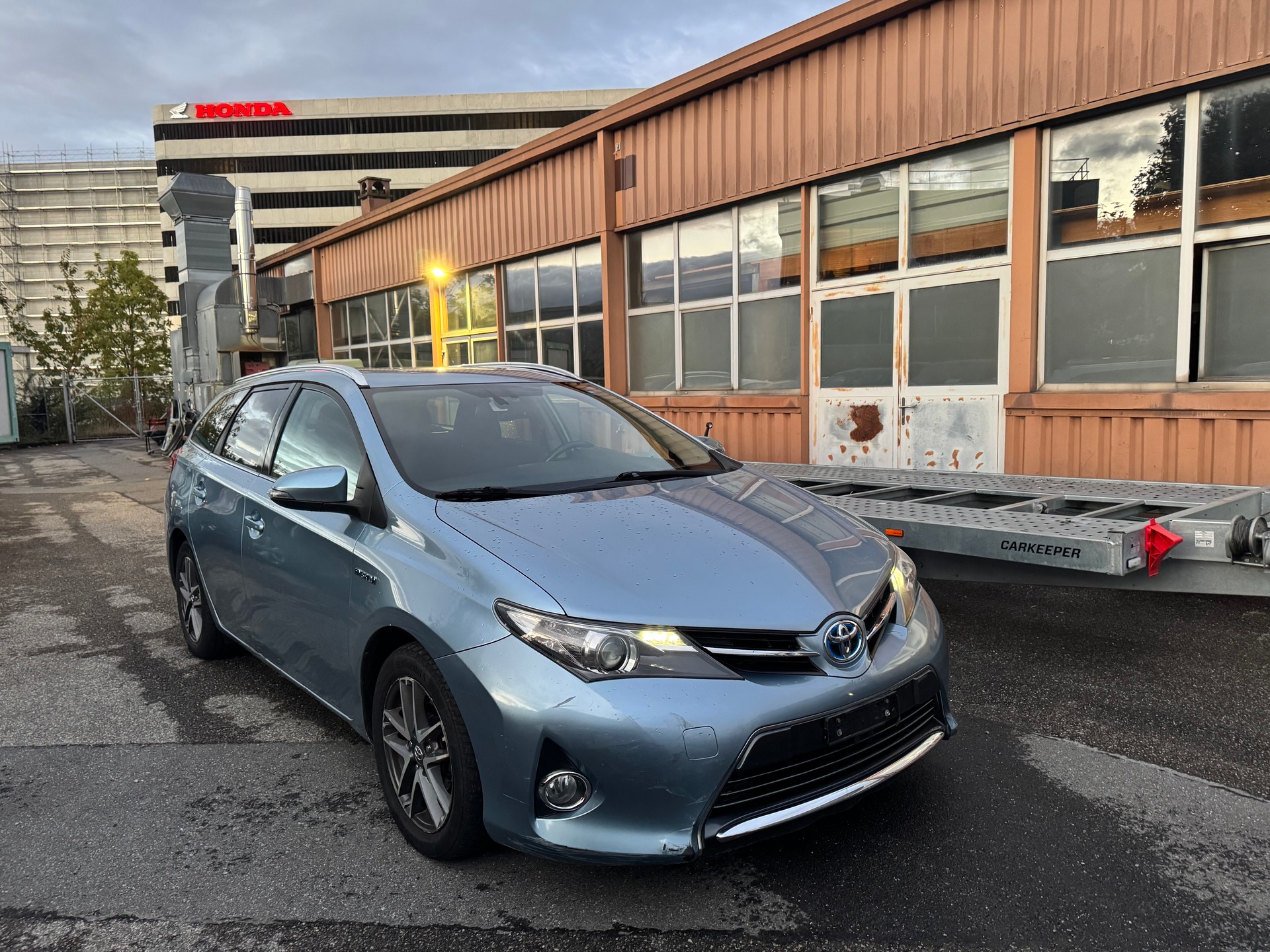TOYOTA Auris Touring Sports 1.8 16V HSD Linea Sol-image-1