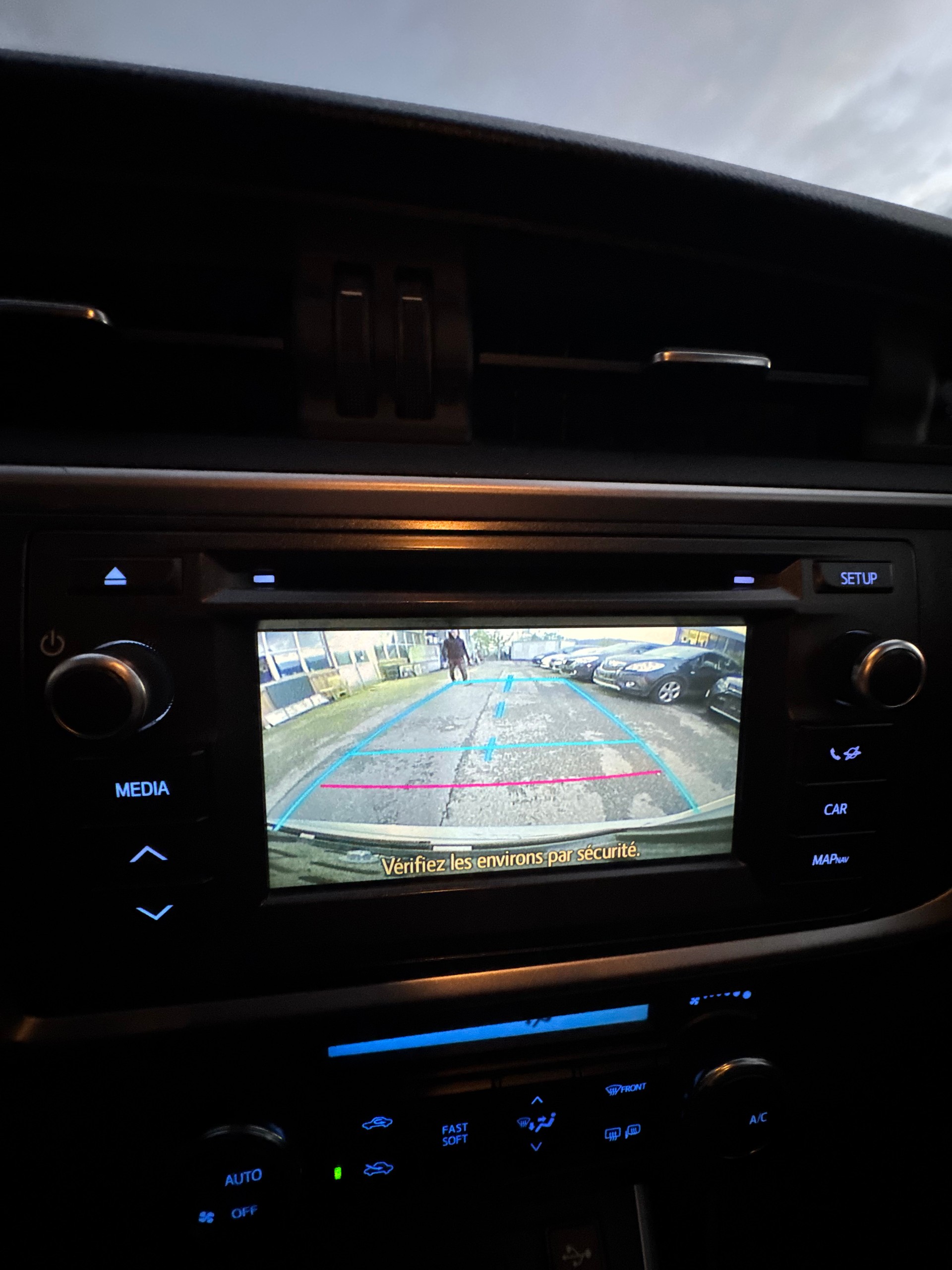 TOYOTA Auris Touring Sports 1.8 16V HSD Linea Sol-image-8