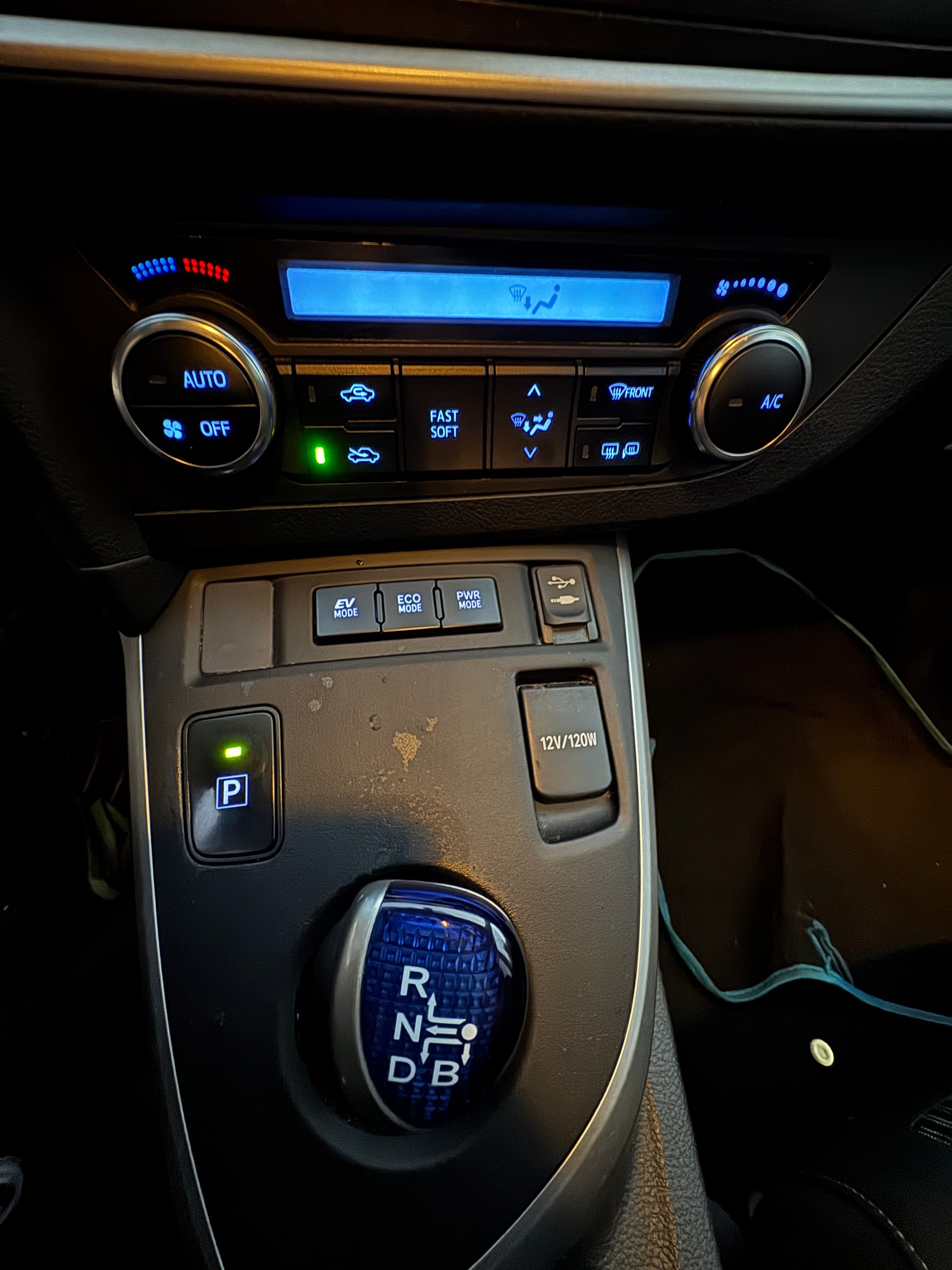 TOYOTA Auris Touring Sports 1.8 16V HSD Linea Sol-image-9