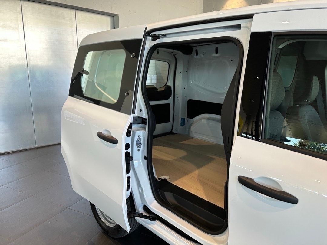 RENAULT Kangoo Van 1.3TCe Standard L2 130 PF Extra-image-6