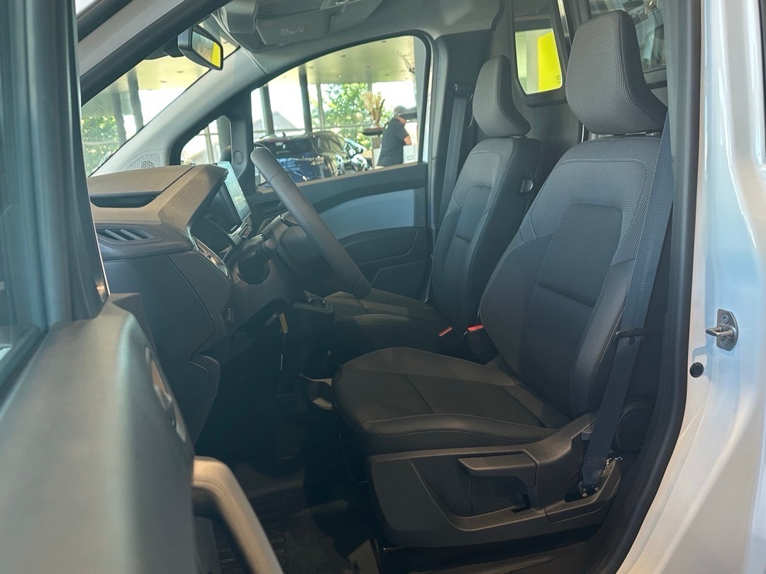 RENAULT Kangoo Van 1.3TCe Standard L2 130 PF Extra-image-8