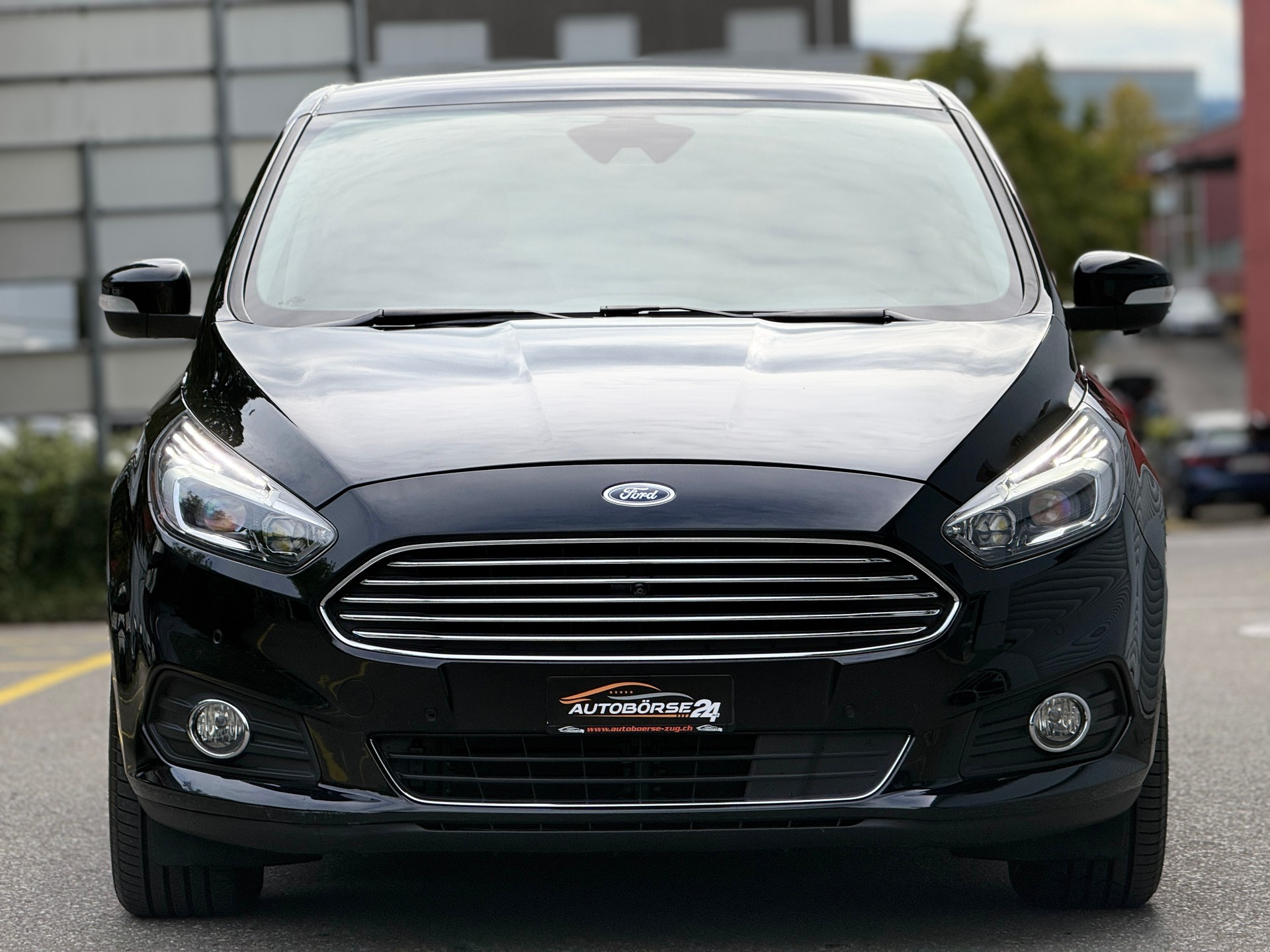 FORD S-Max 2.0 TDCi Trend AWD PoweShift * 7 Plätzer *-image-2