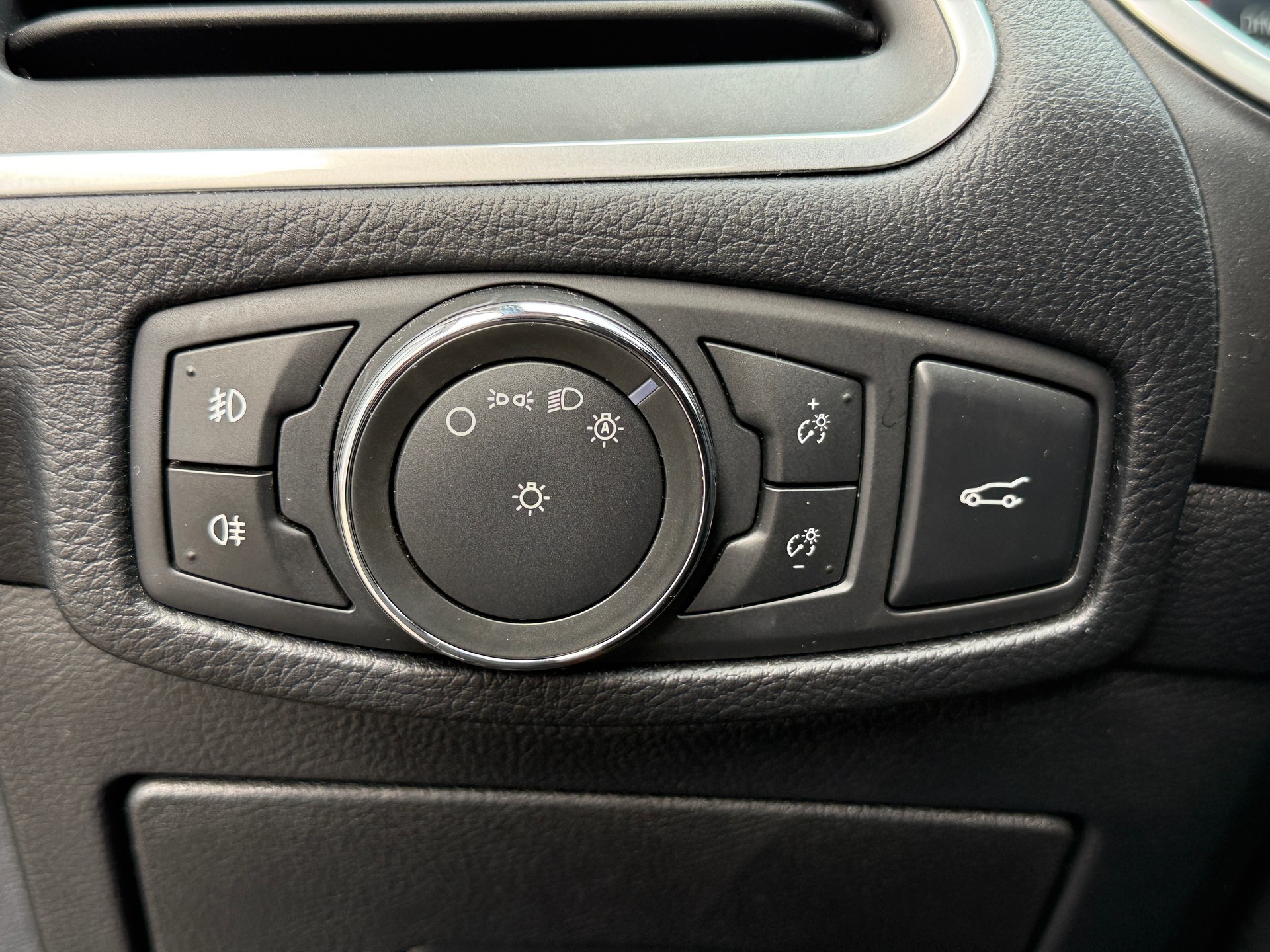 FORD S-Max 2.0 TDCi Trend AWD PoweShift * 7 Plätzer *-image-20