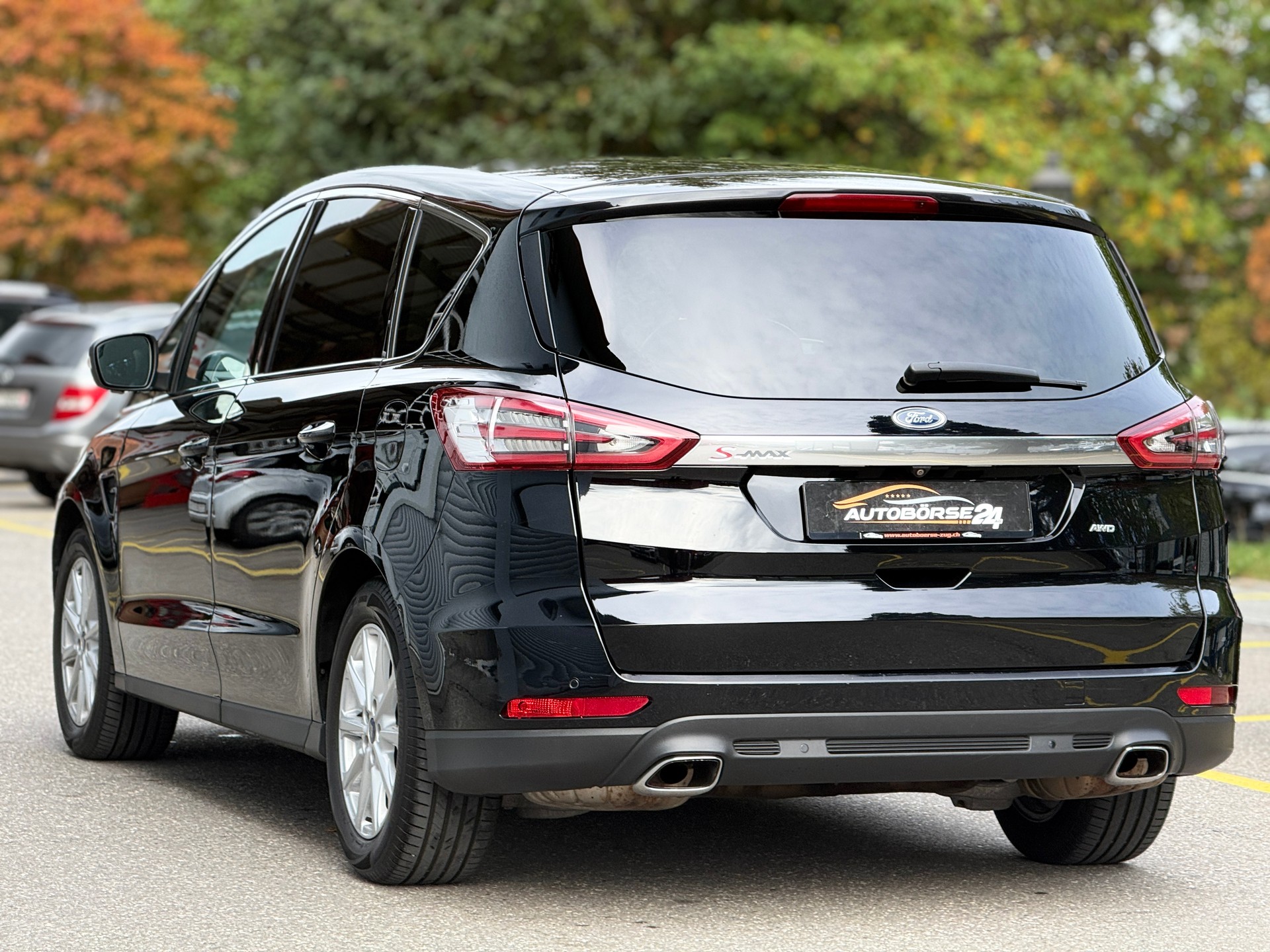 FORD S-Max 2.0 TDCi Trend AWD PoweShift * 7 Plätzer *-image-3
