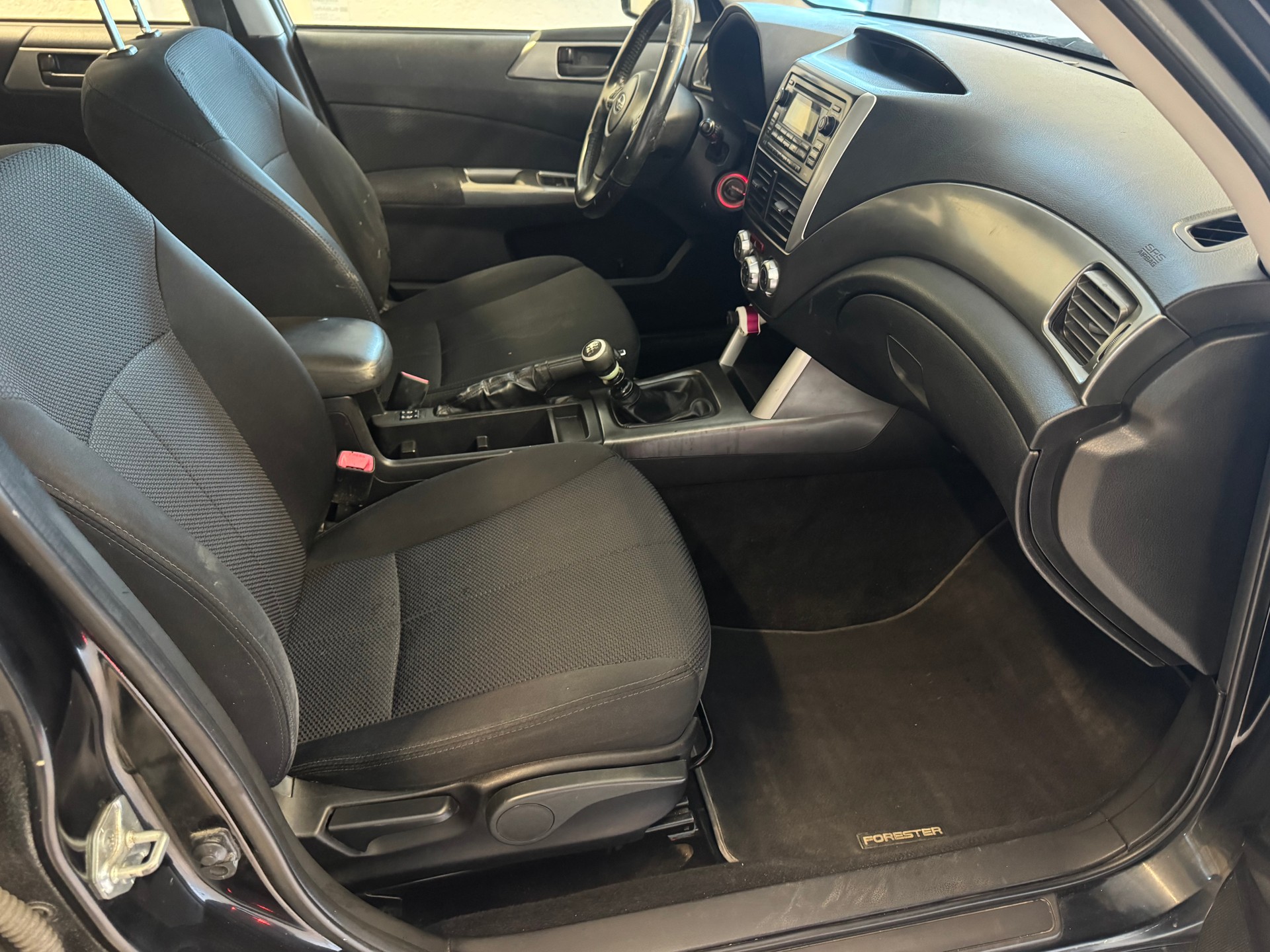 SUBARU Forester 2.0D XS Comfort-image-11