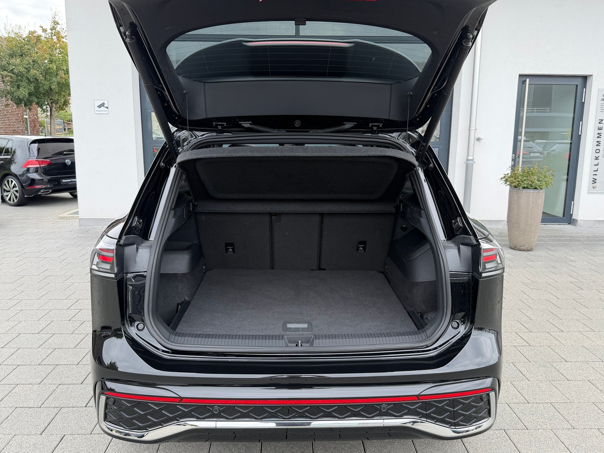 VW Tiguan 2.0 TSI DSG R-Line 4Motion-image-25