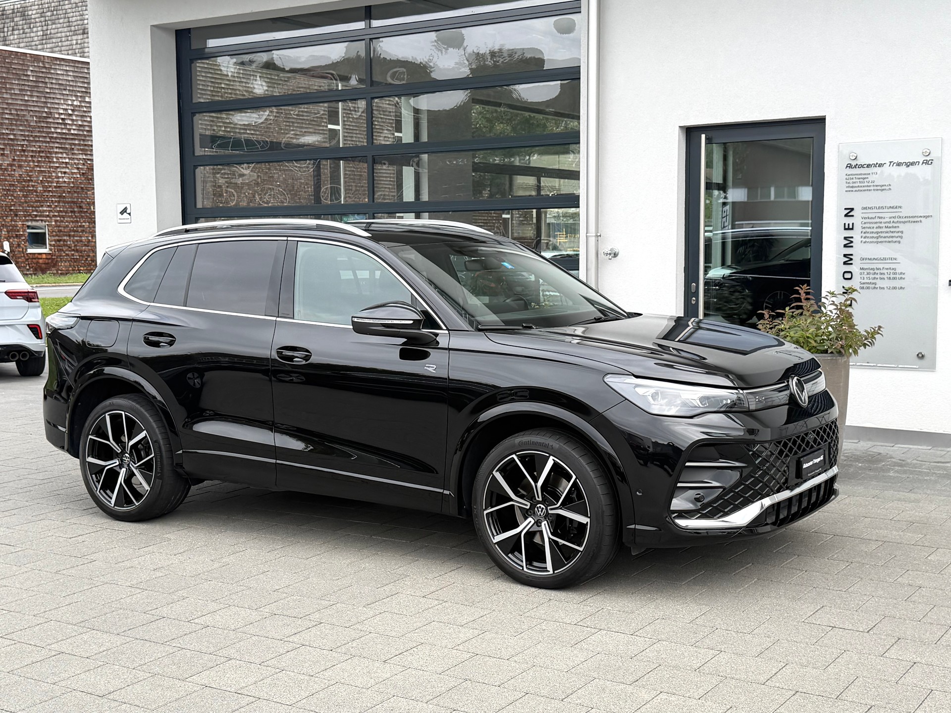 VW Tiguan 2.0 TSI DSG R-Line 4Motion-image-28