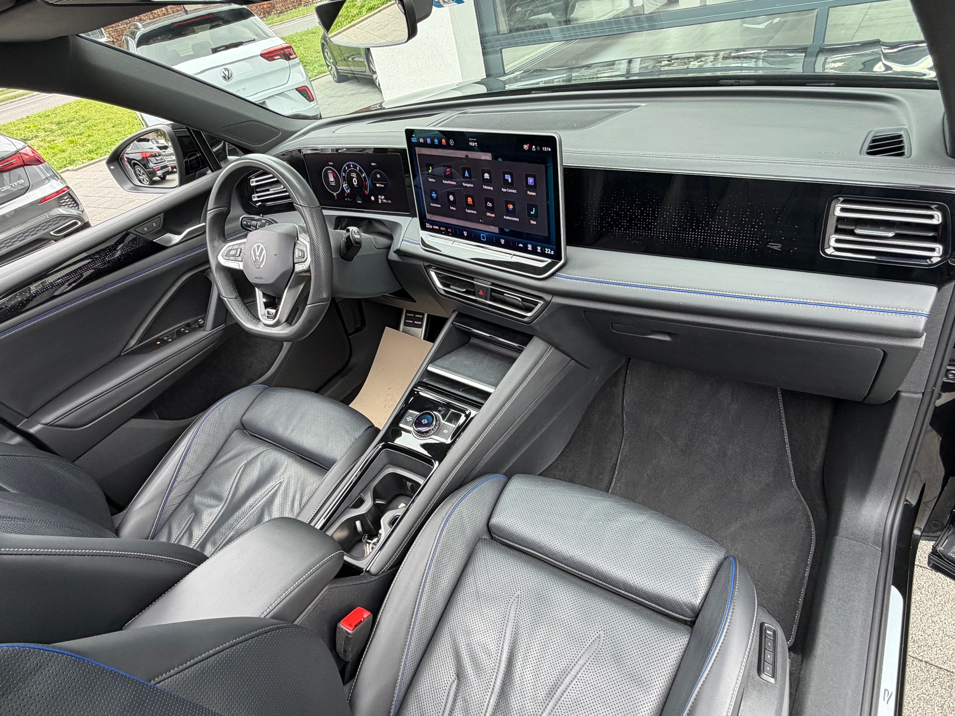 VW Tiguan 2.0 TSI DSG R-Line 4Motion-image-22