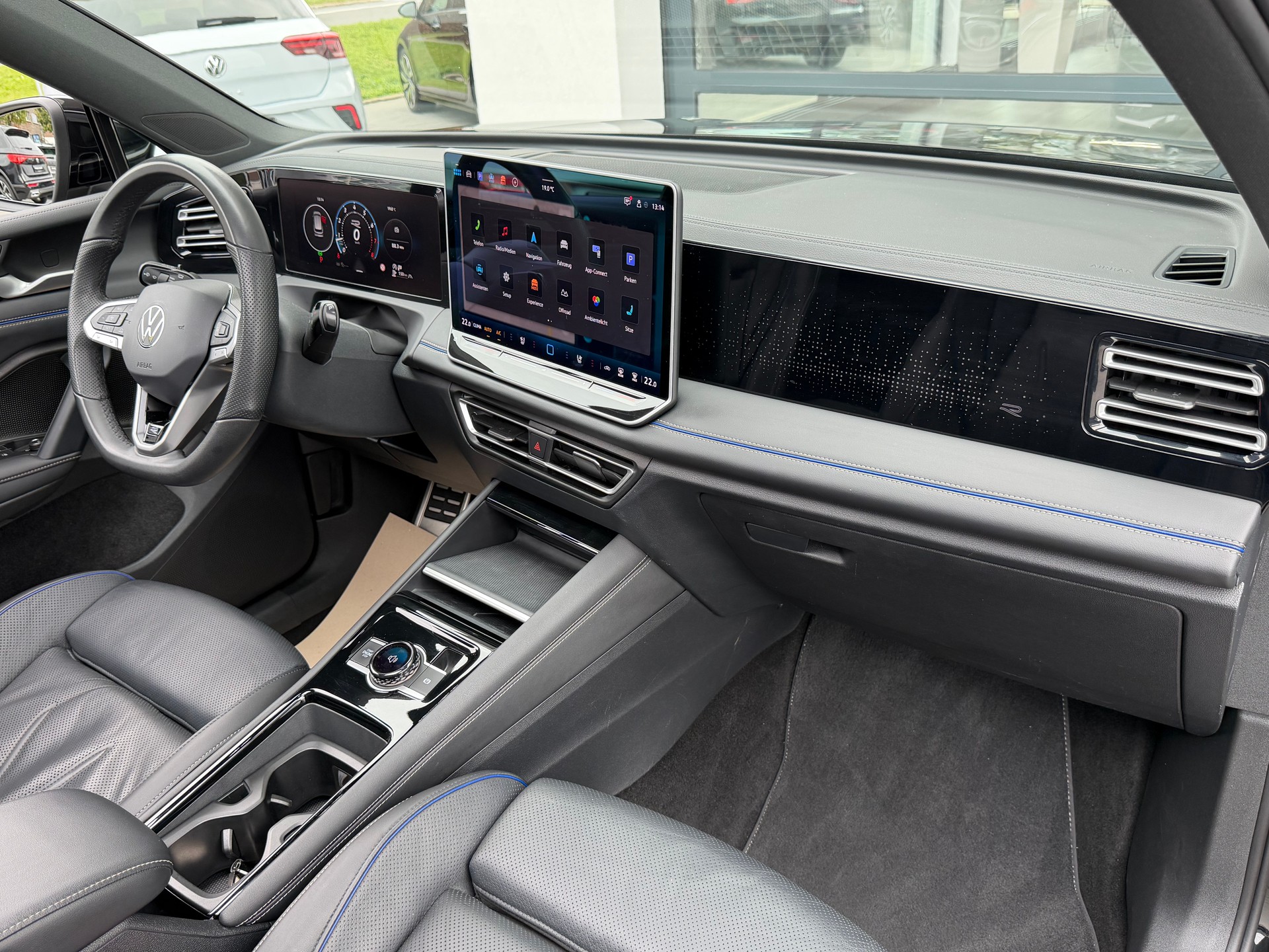 VW Tiguan 2.0 TSI DSG R-Line 4Motion-image-23