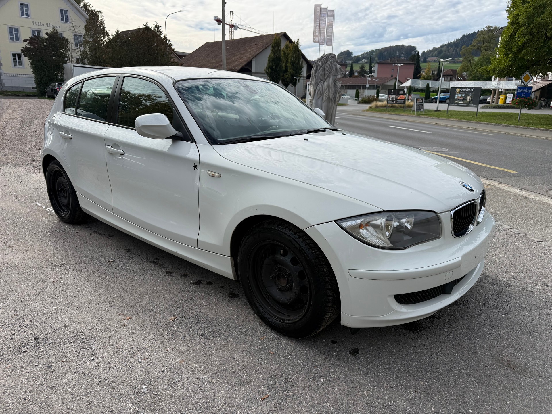 BMW 116i-image-0