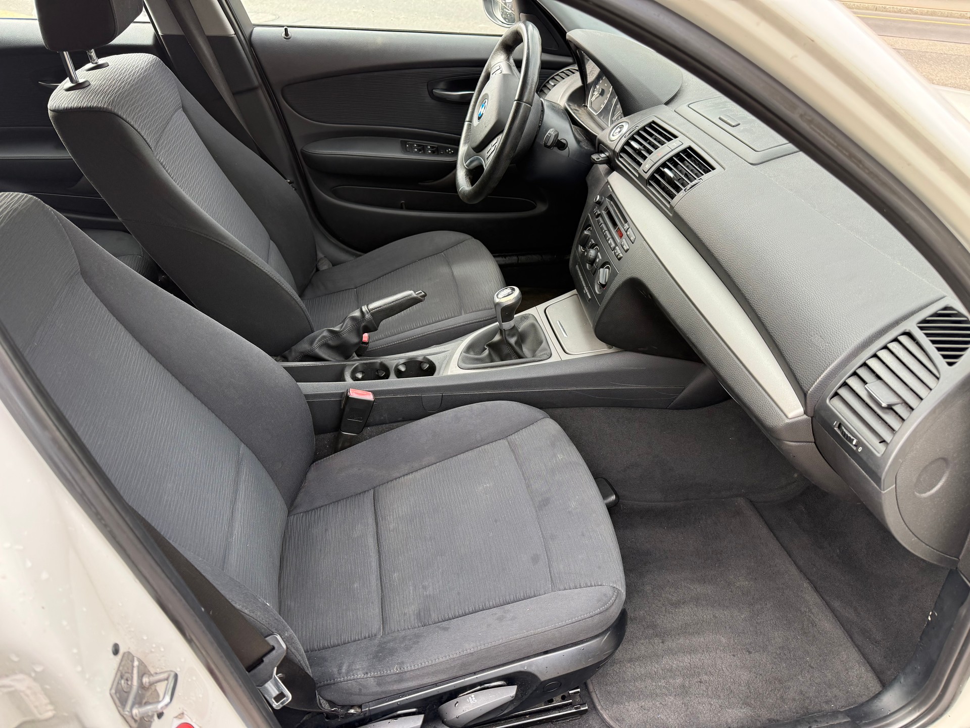 BMW 116i-image-7
