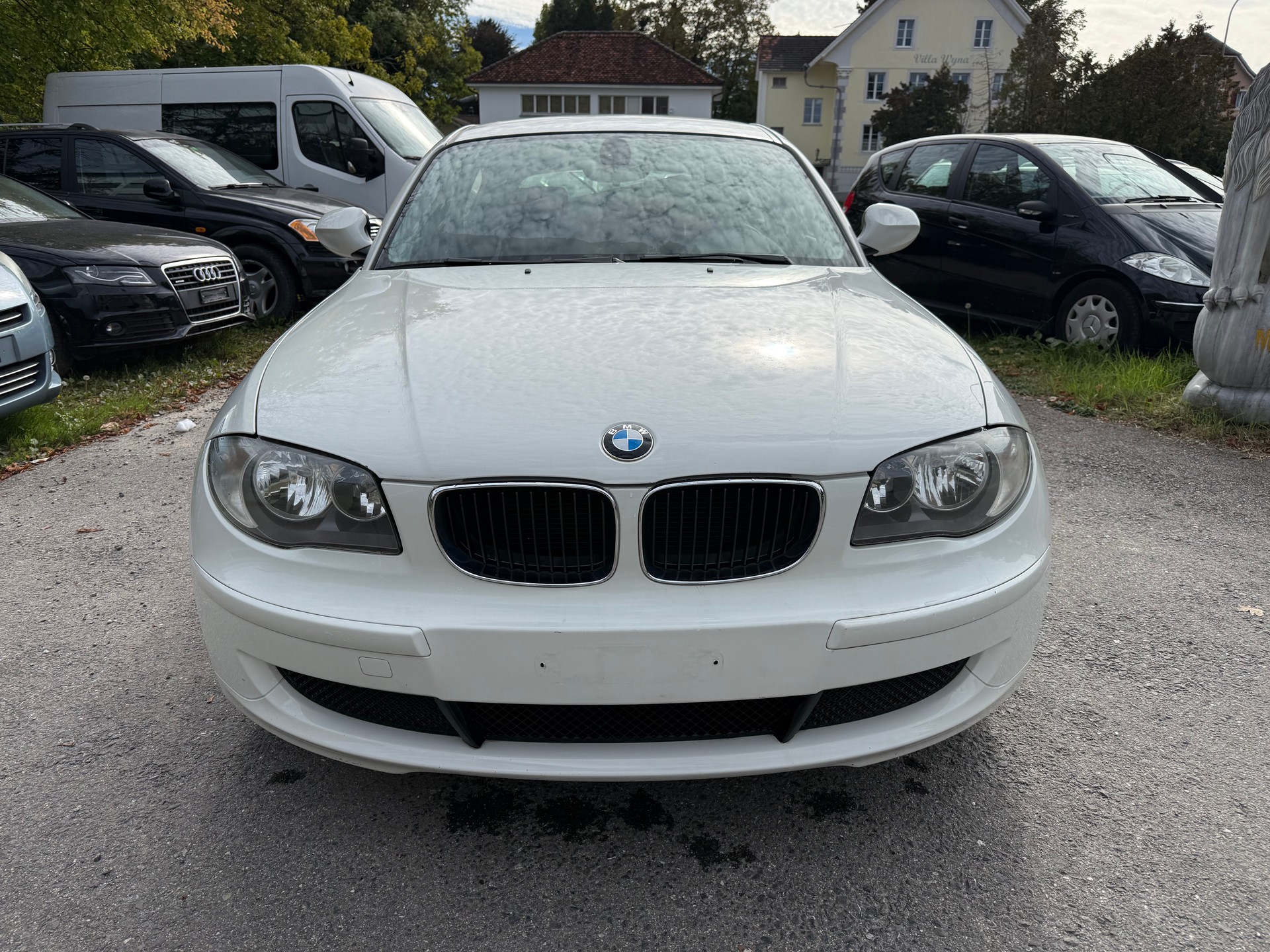 BMW 116i-image-1