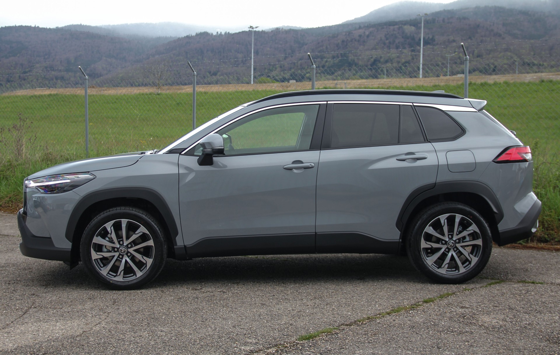 TOYOTA Corolla Cross 2.0 Trend e-CVT ⭐⭐⭐⭐⭐-image-24