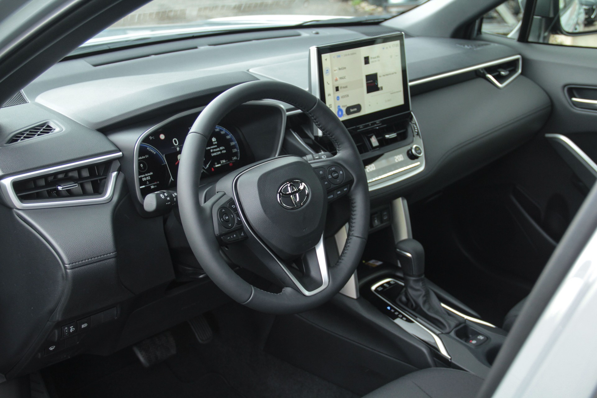 TOYOTA Corolla Cross 2.0 Trend e-CVT ⭐⭐⭐⭐⭐-image-4
