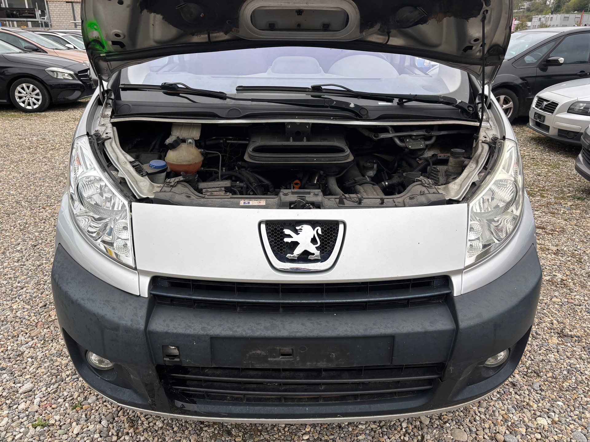 PEUGEOT Expert Tepee 2.0 HDi Confort L1-image-13