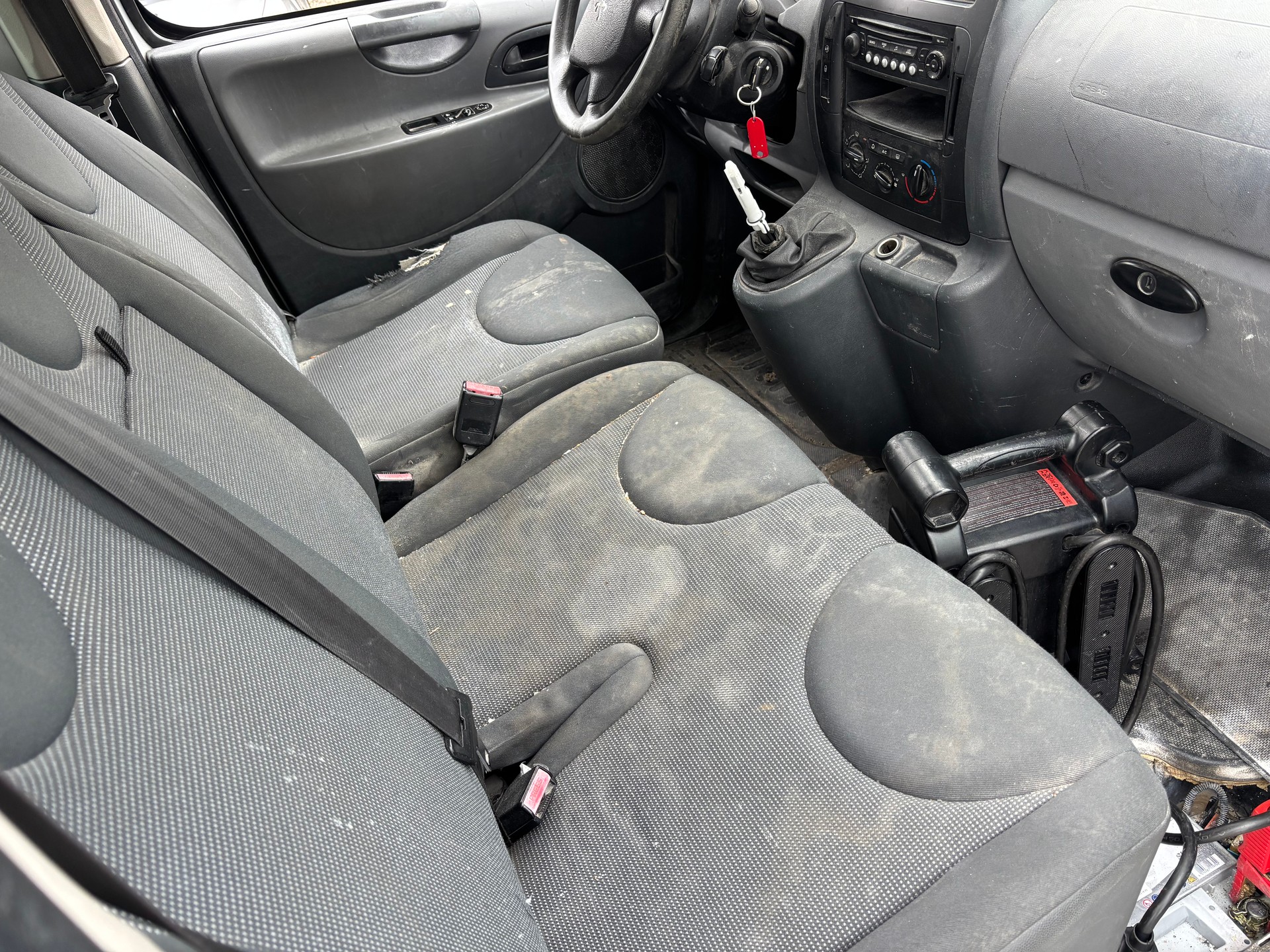 PEUGEOT Expert Tepee 2.0 HDi Confort L1-image-7