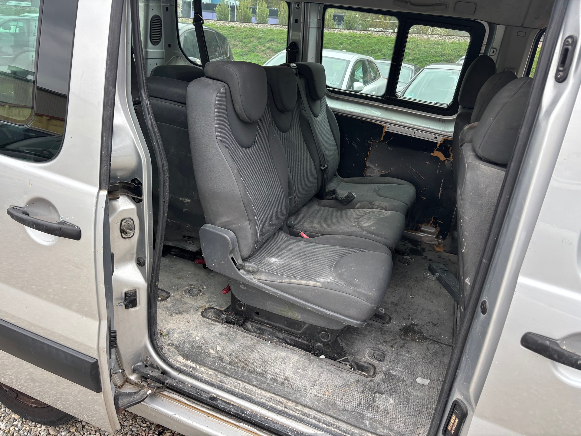 PEUGEOT Expert Tepee 2.0 HDi Confort L1-image-11