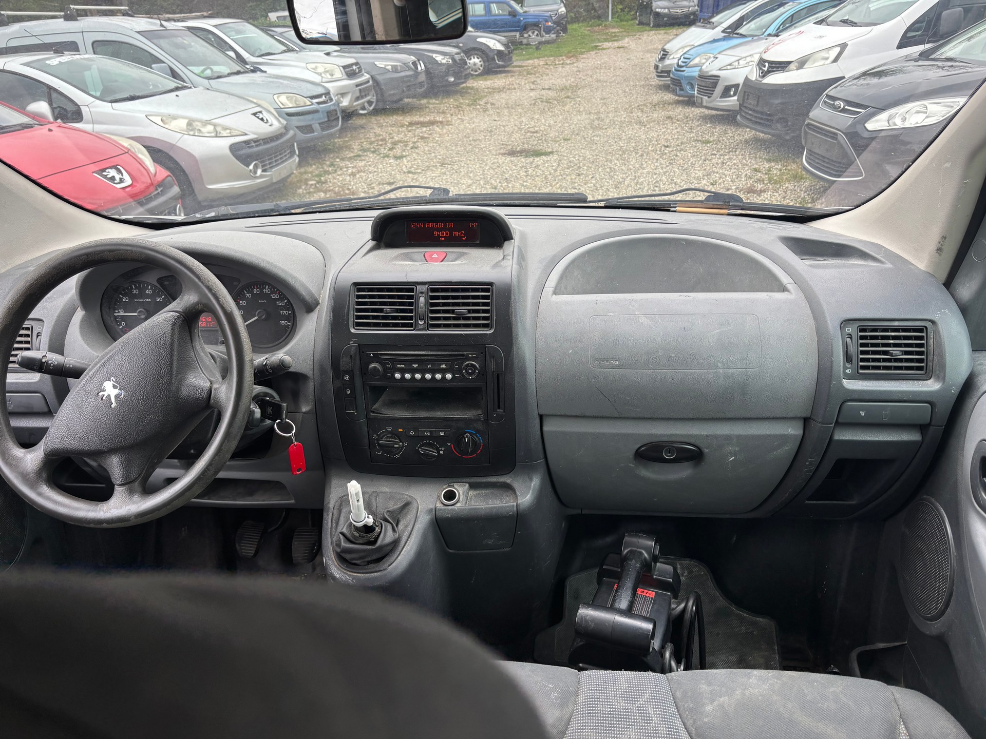 PEUGEOT Expert Tepee 2.0 HDi Confort L1-image-9
