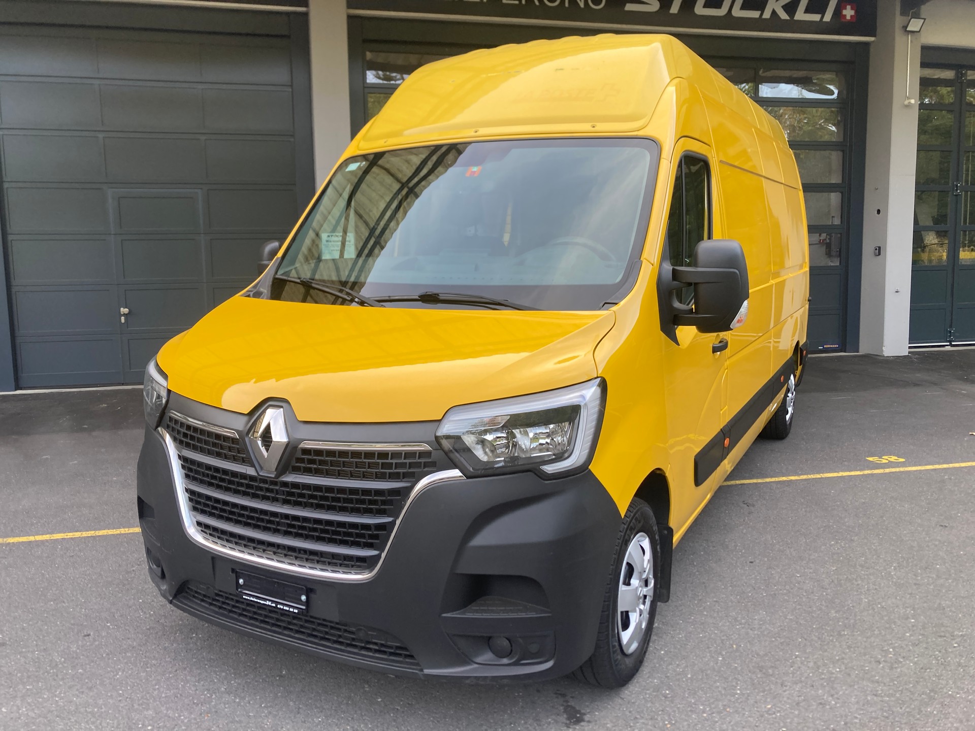 RENAULT Master T35 2.3dCi 135 L3H3-image-1