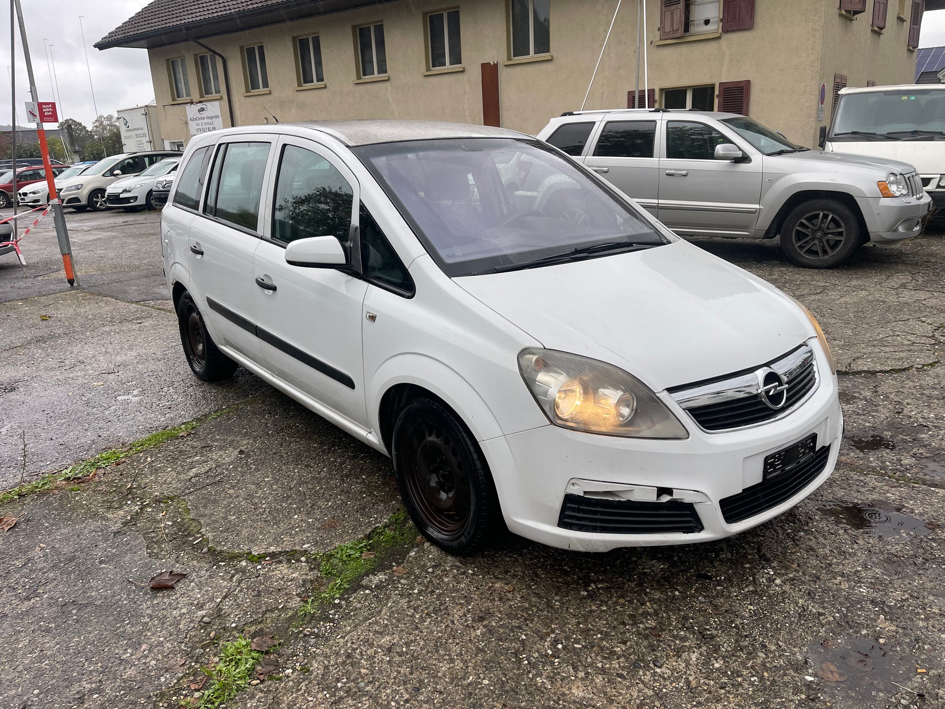 OPEL Zafira 1.9 CDTI (Essentia)-image-2