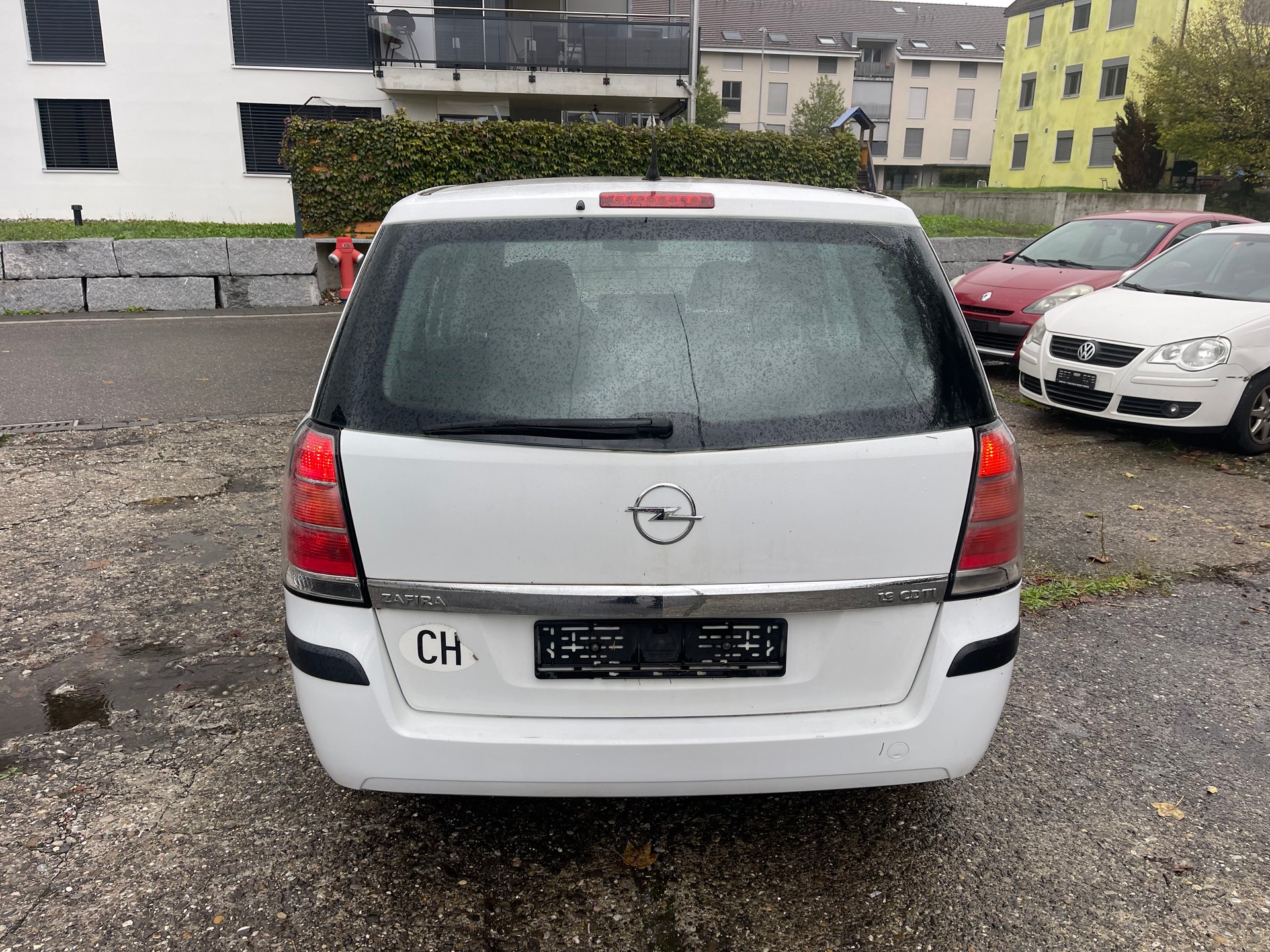 OPEL Zafira 1.9 CDTI (Essentia)-image-4