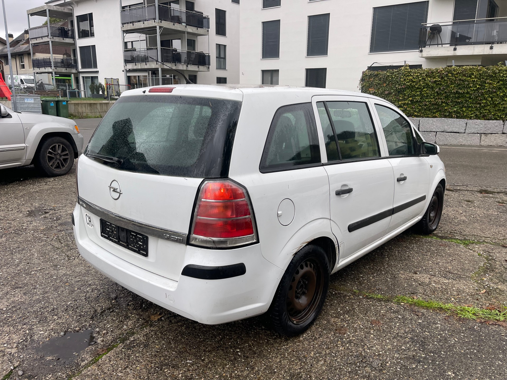OPEL Zafira 1.9 CDTI (Essentia)-image-6
